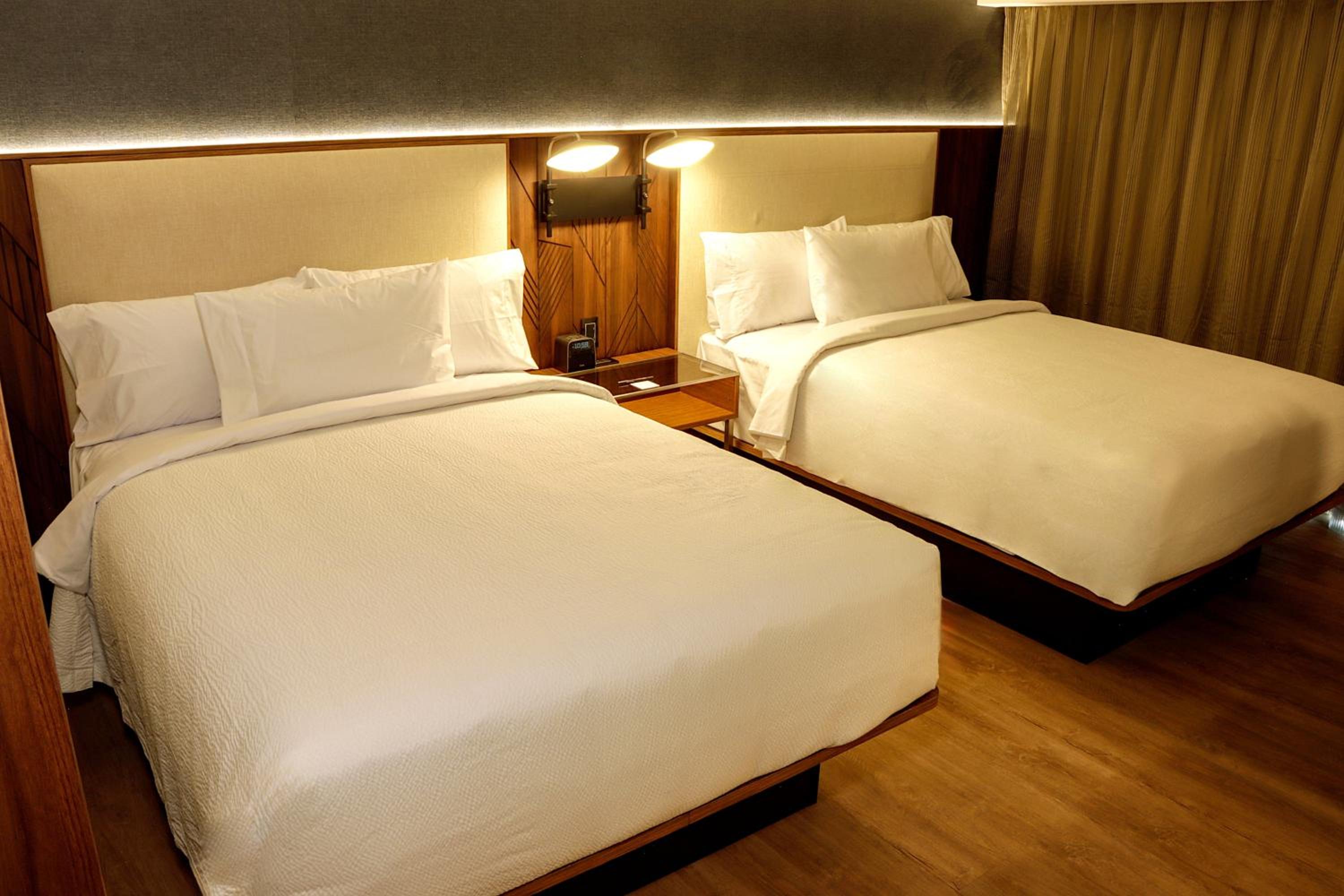 Business Deluxe, Deluxe Guest room, 2 Double, City view - Photo 7