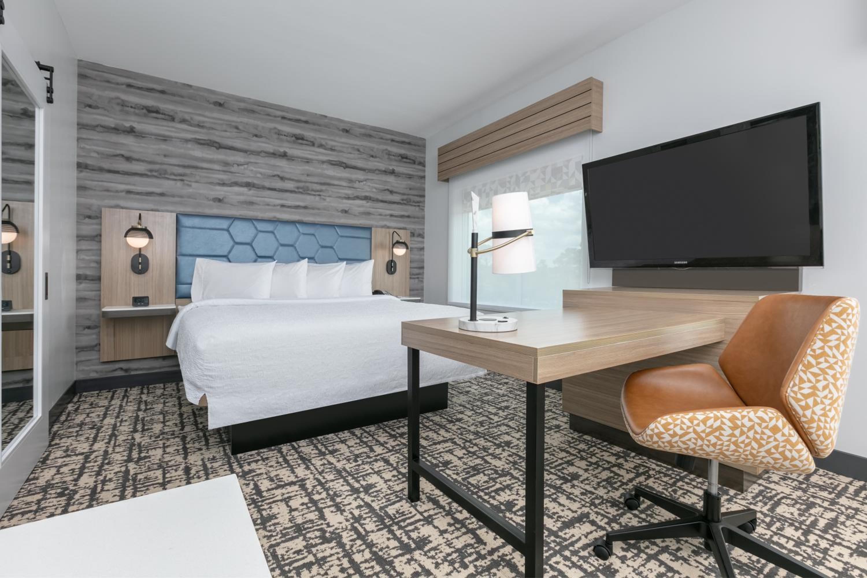 King Studio Suite - Photo 9