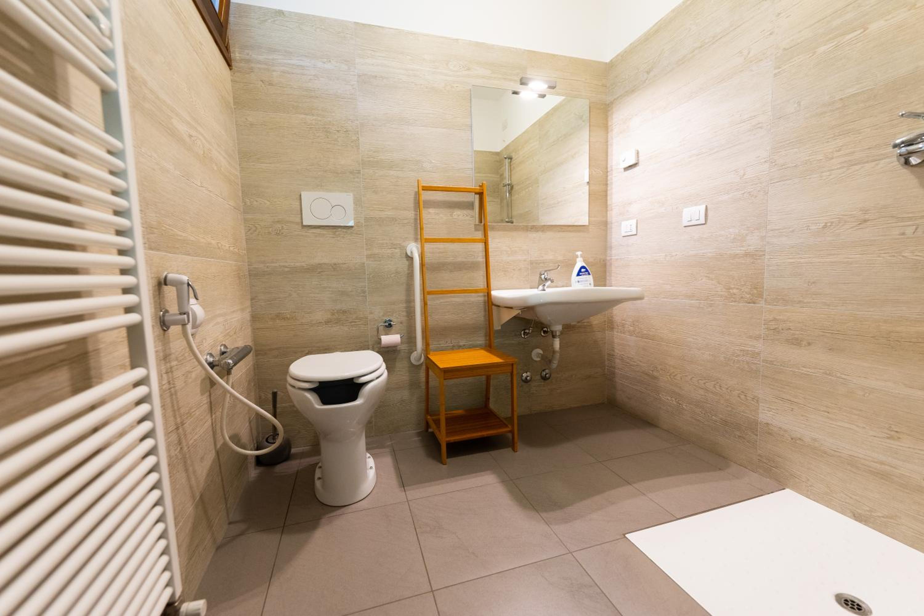 Double Room - Disability Access photo 2