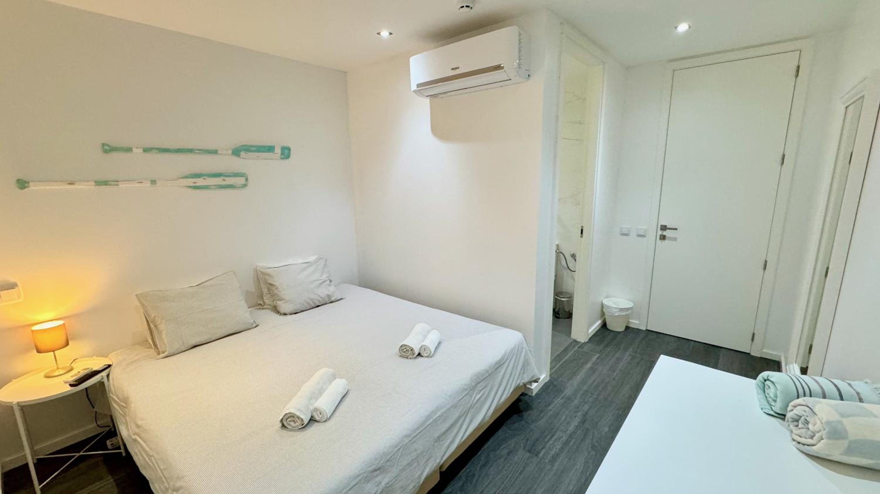 Double or Twin Room with Private Bathroom - Photo 7