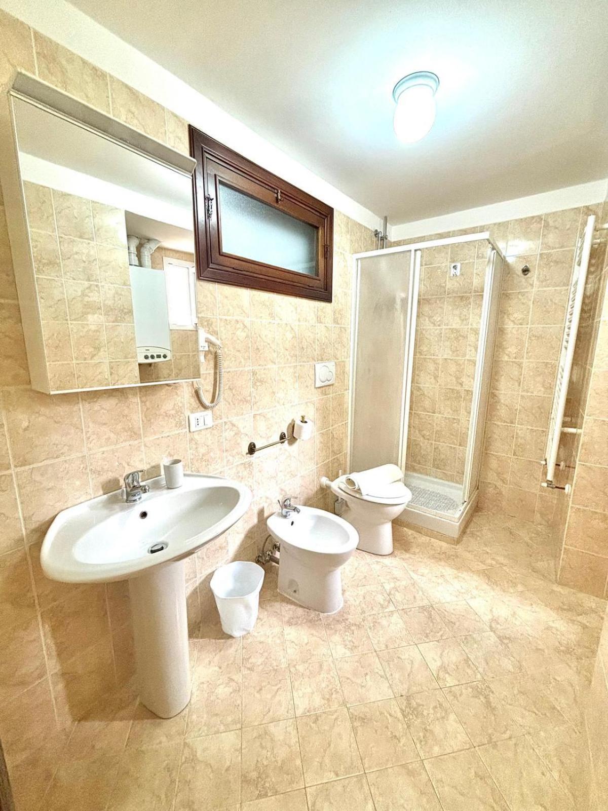 Large Double Room photo 3