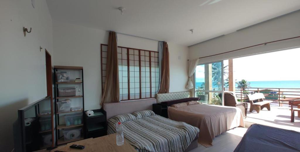 Five-Bedroom House photo 1