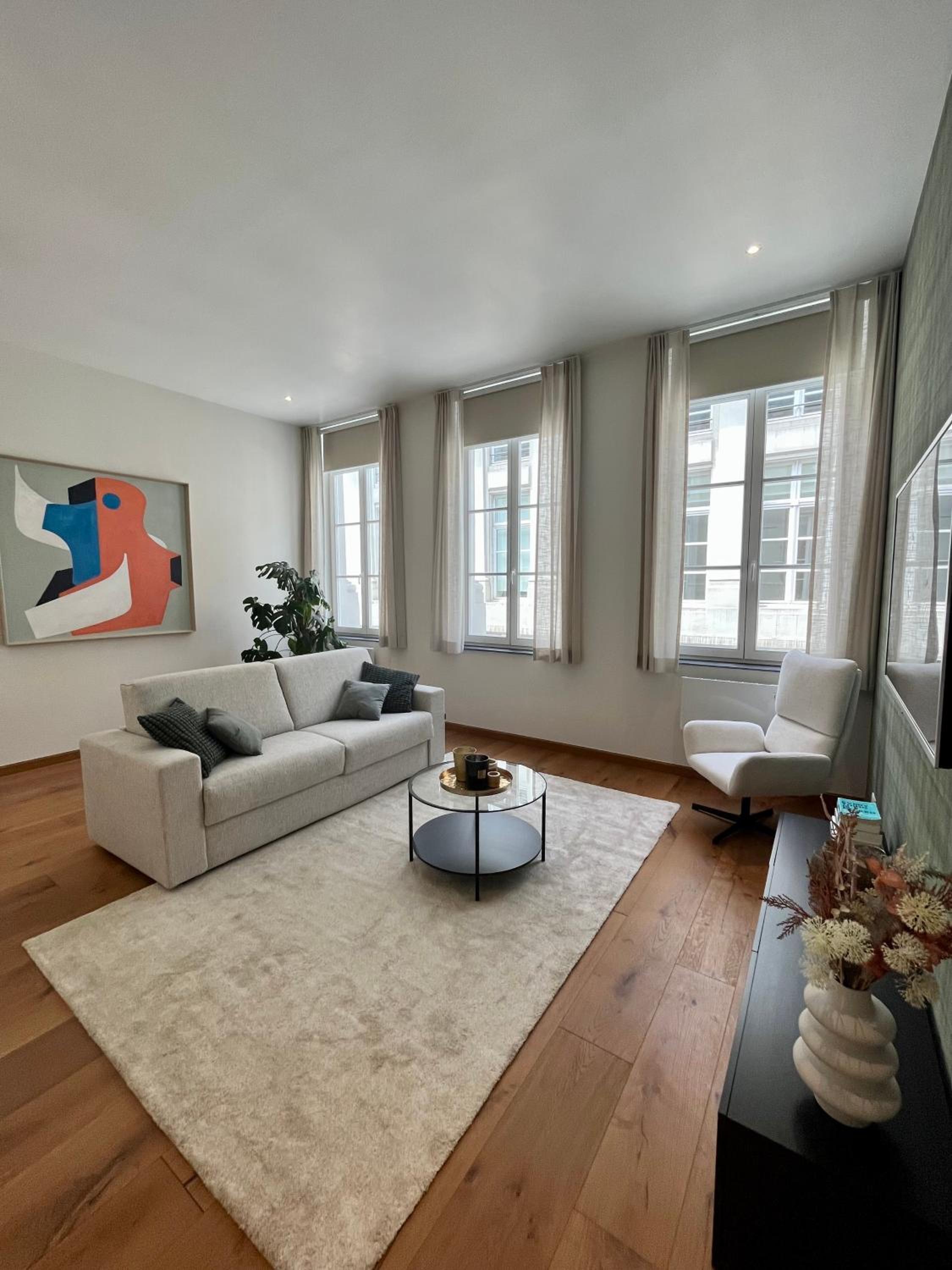 One-Bedroom Deluxe Apartment