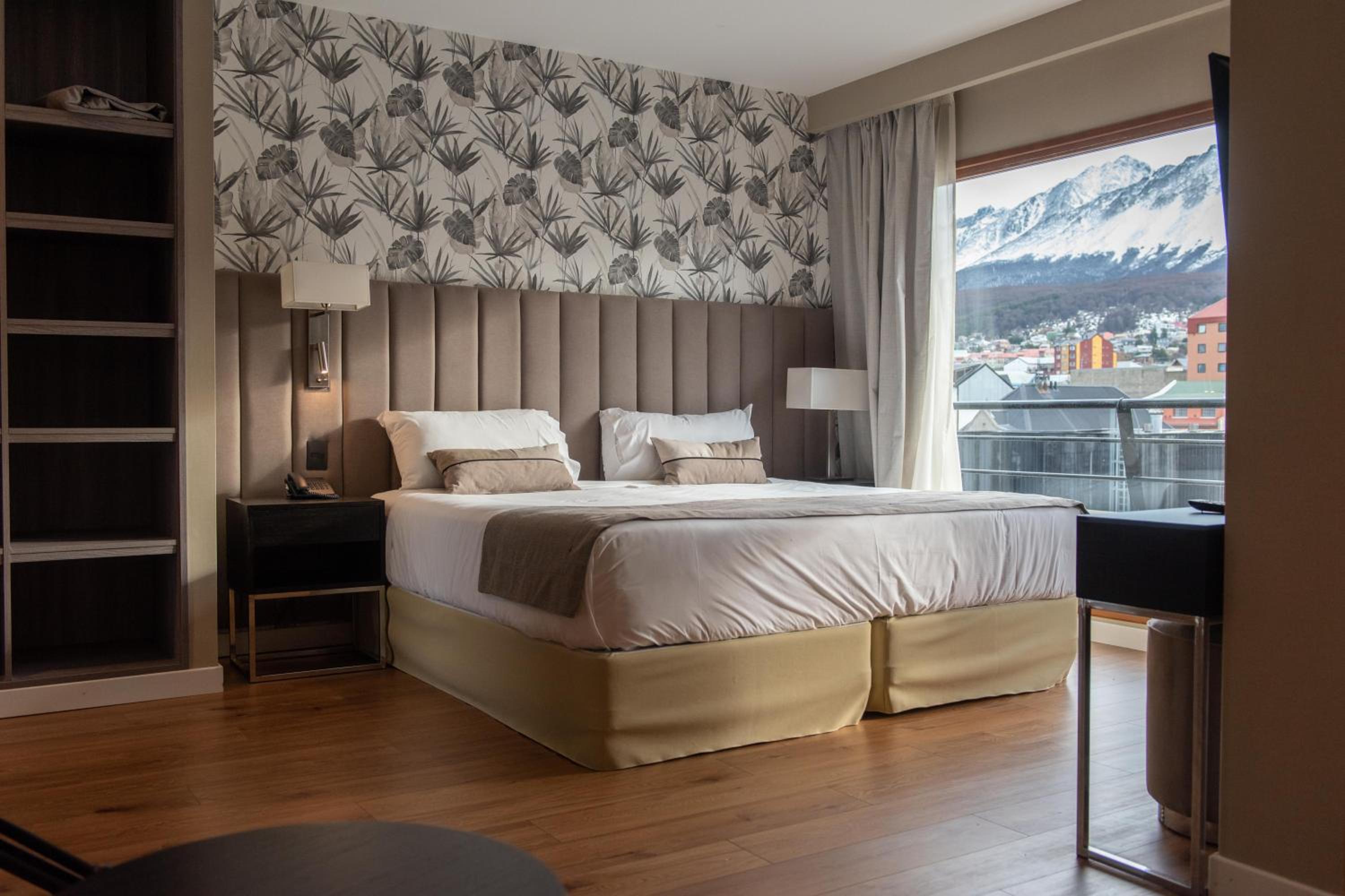 Suite With Mountain View