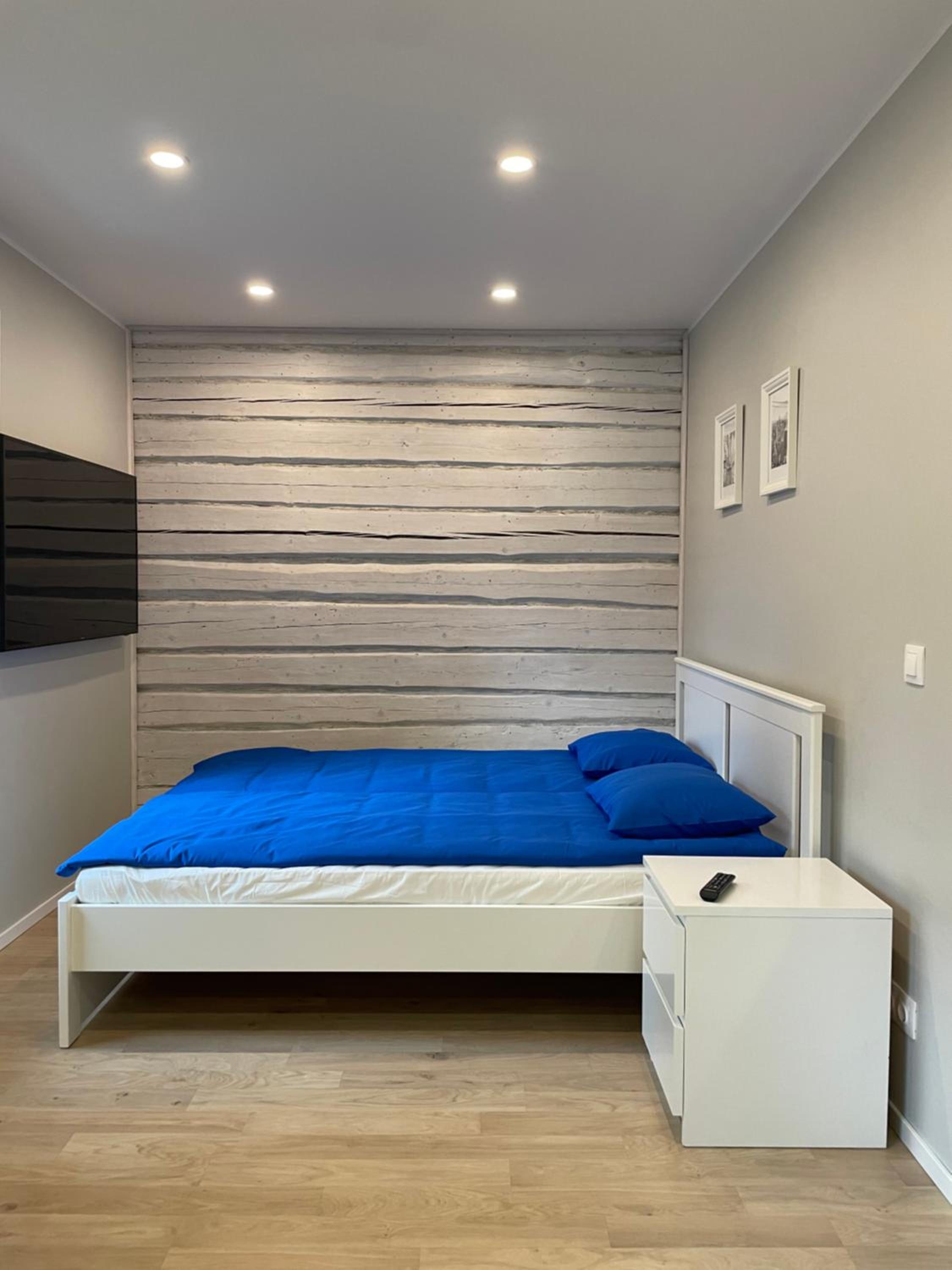 One-Bedroom Apartment photo 1
