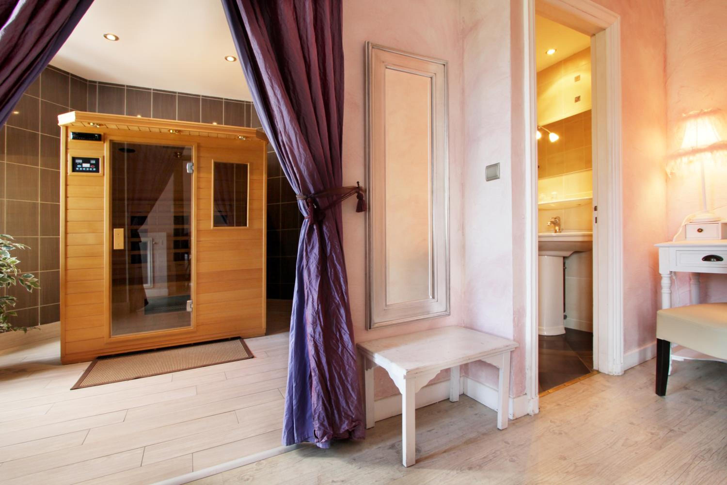 Double Room with Sauna only accessible by stairs - Photo 4