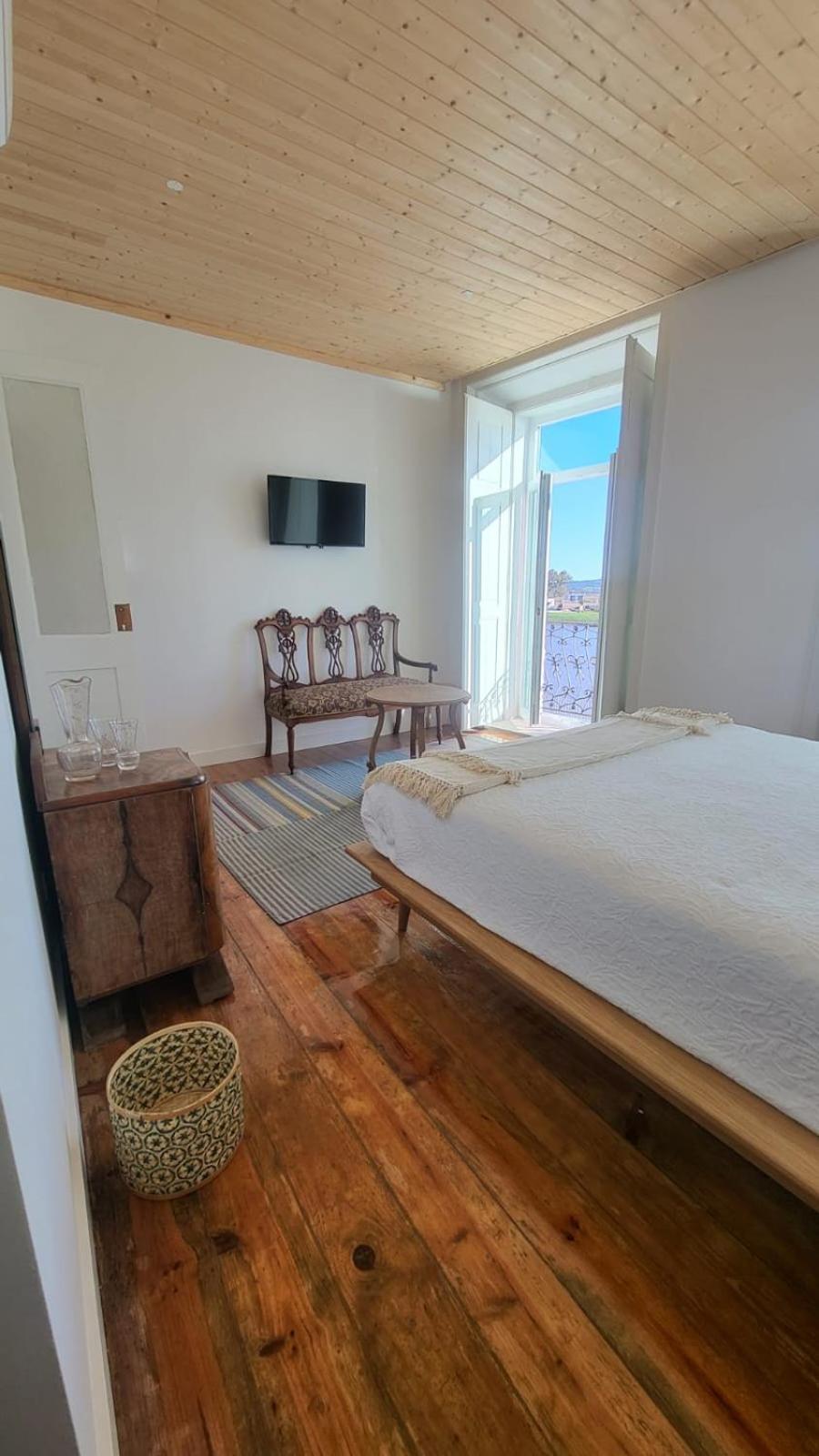 Deluxe King Room photo 1