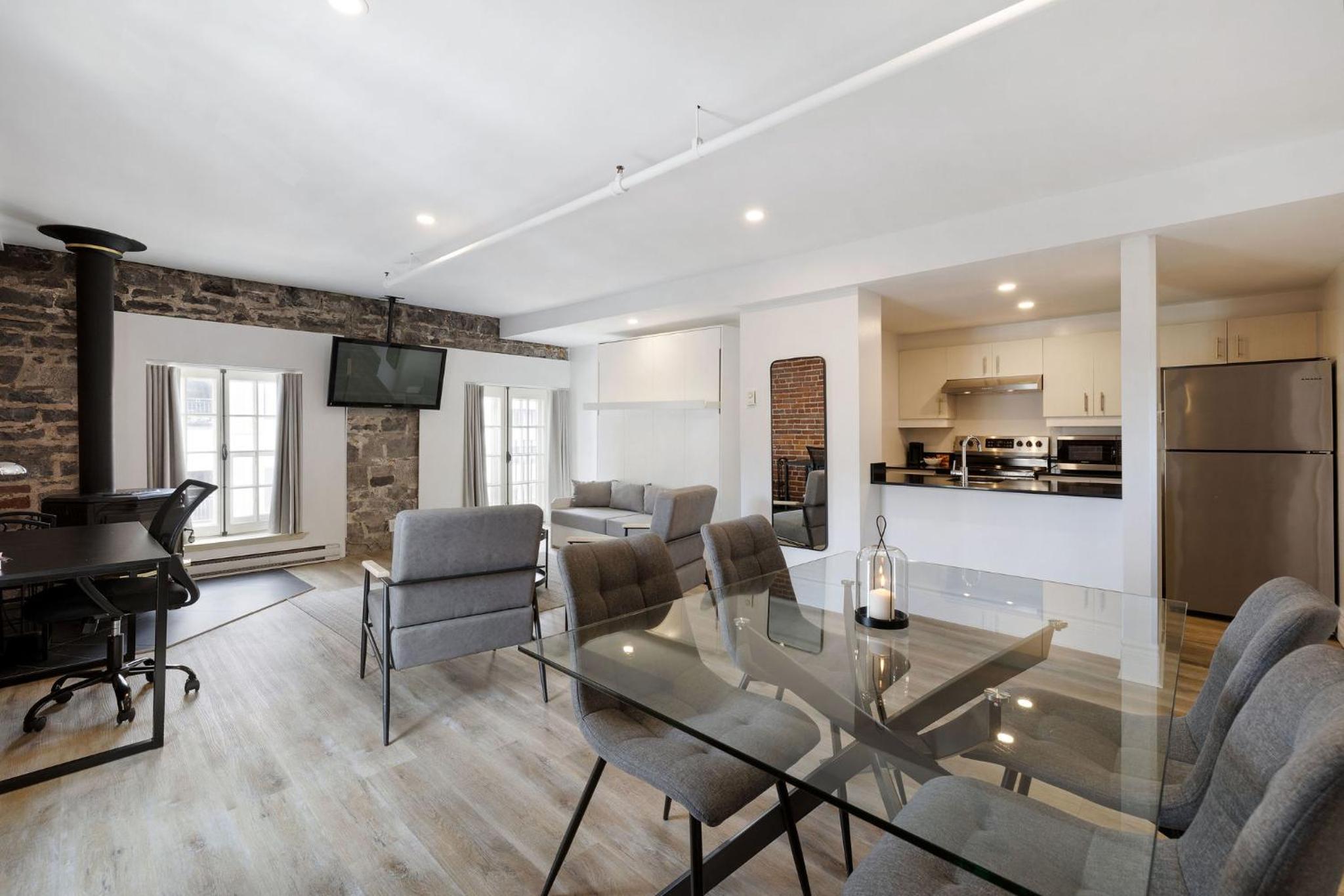 Superior Suite / Full Kitchen / Animals Not Permitted - Photo 1