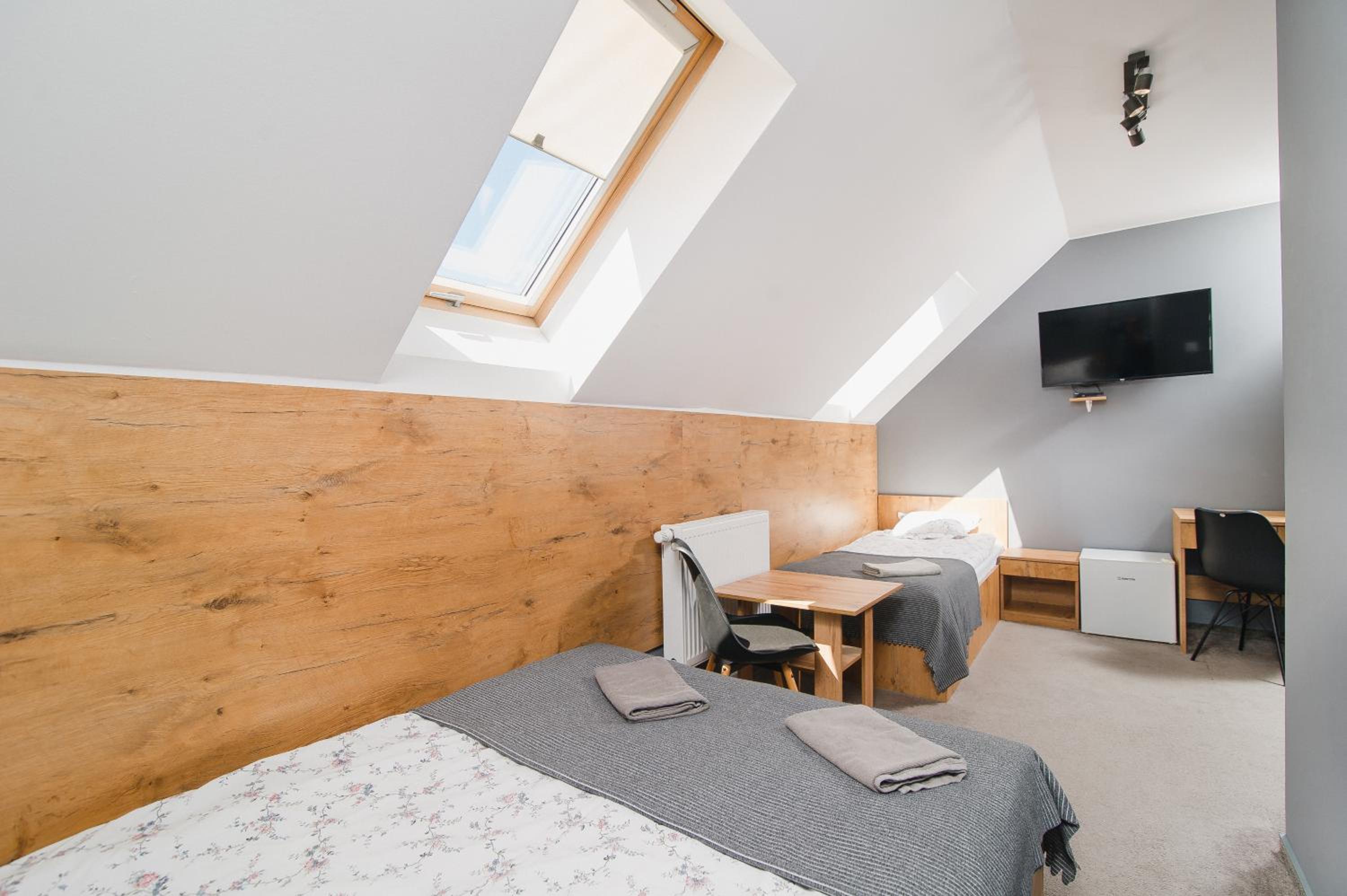 Double or Twin Room with Bathroom photo 2