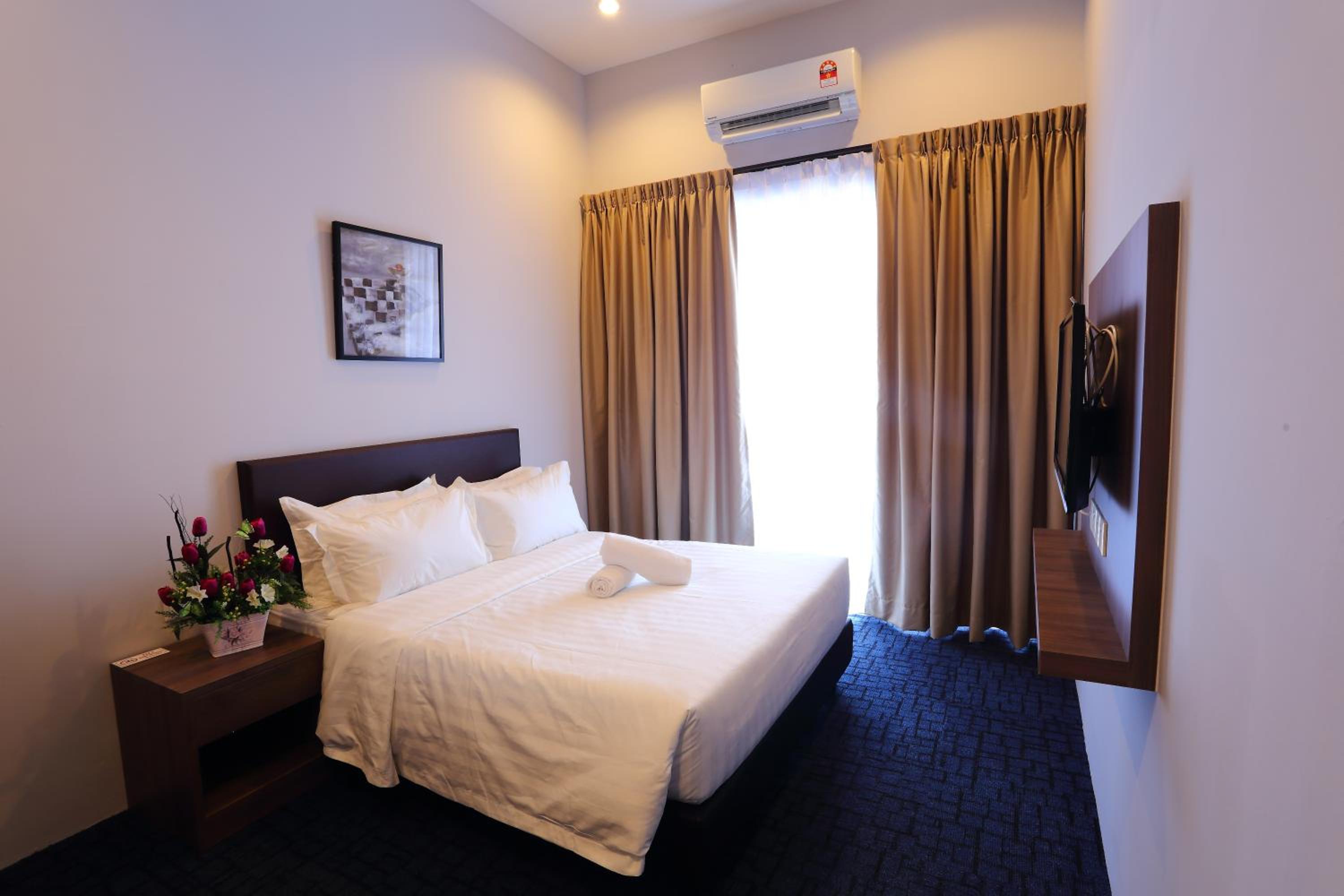 Premier Queen Room photo 2