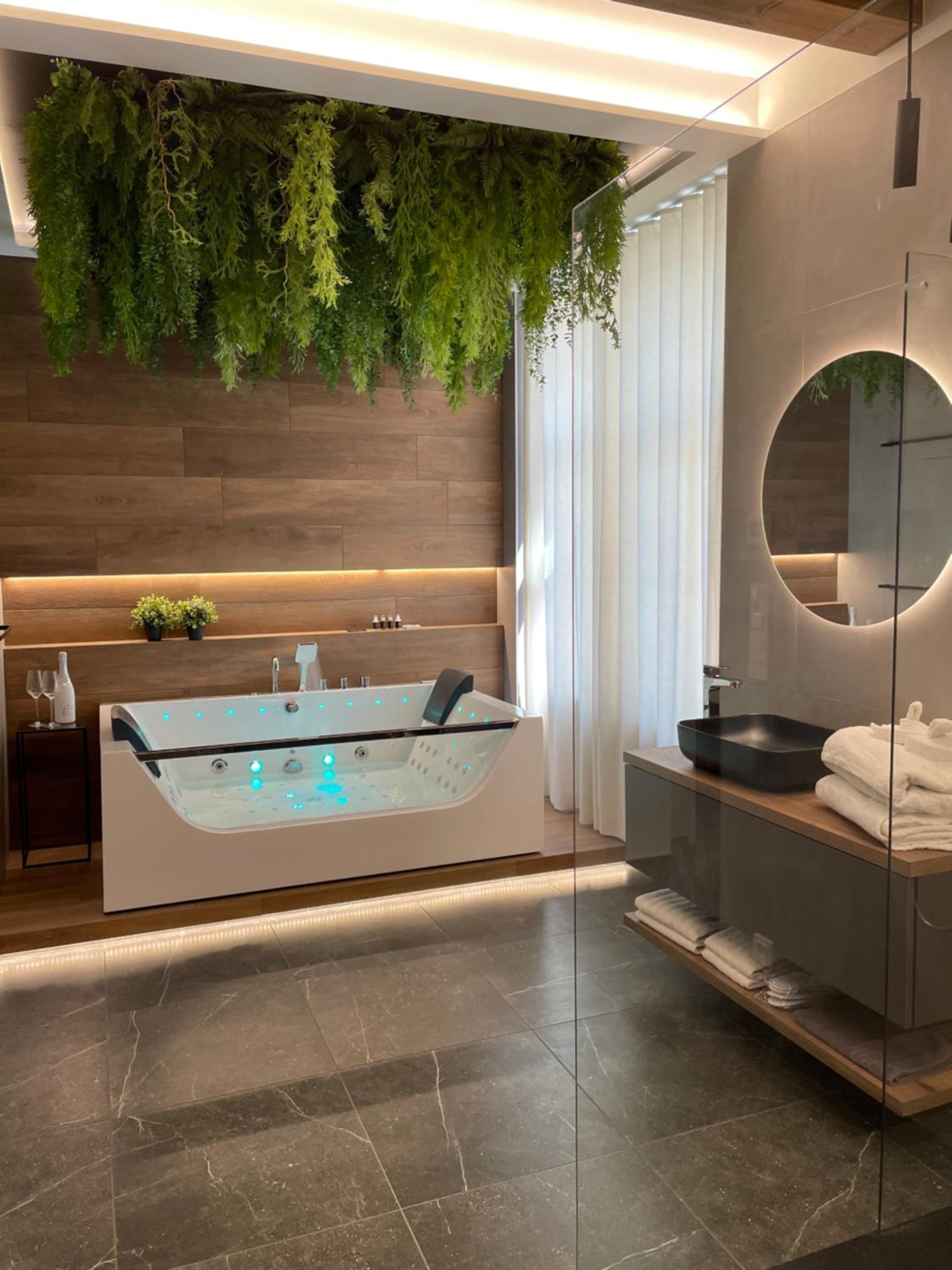King Room with Spa Bath - Photo 22