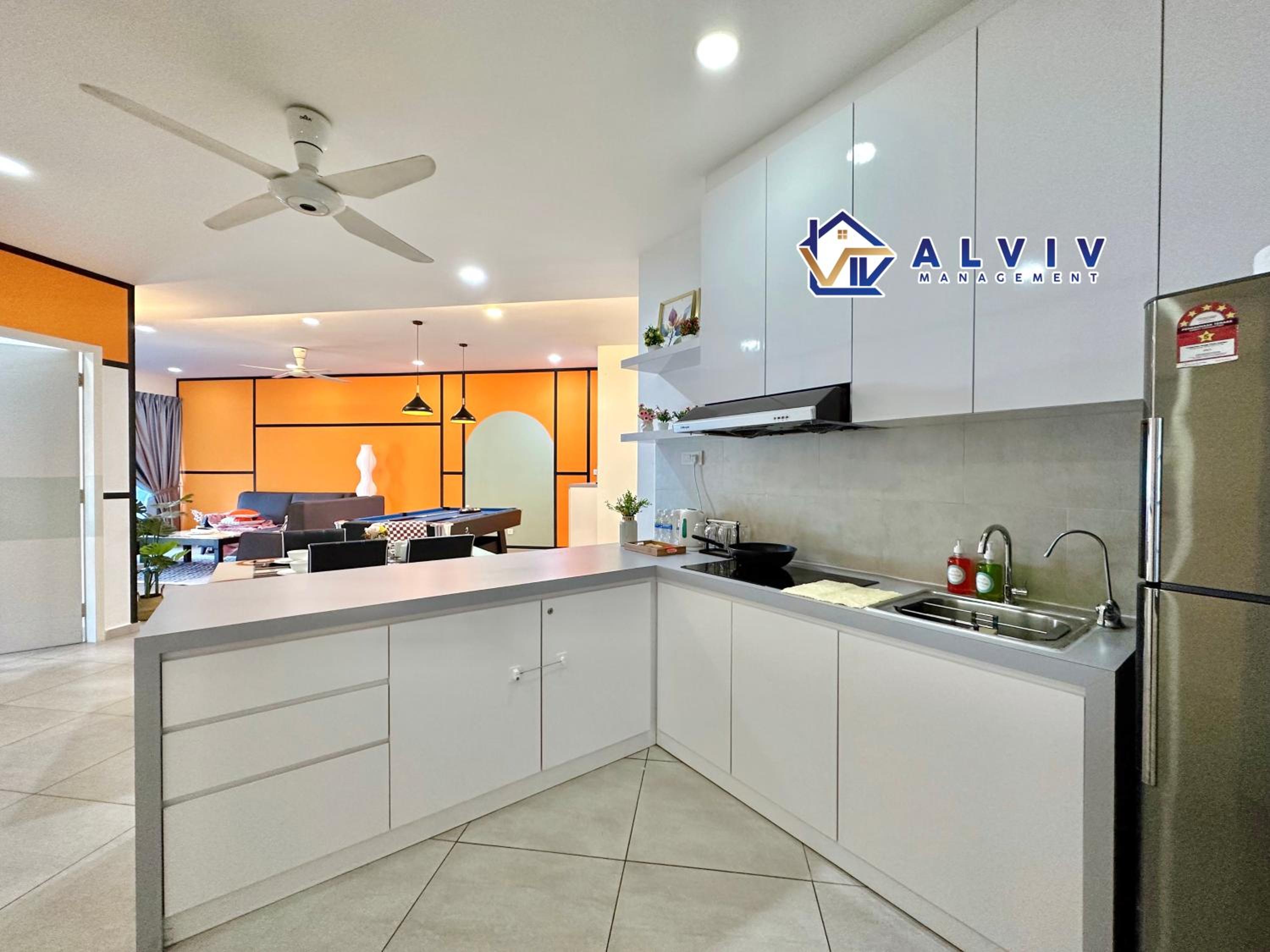 Three-Bedroom Apartment With Sea View - Photo 4