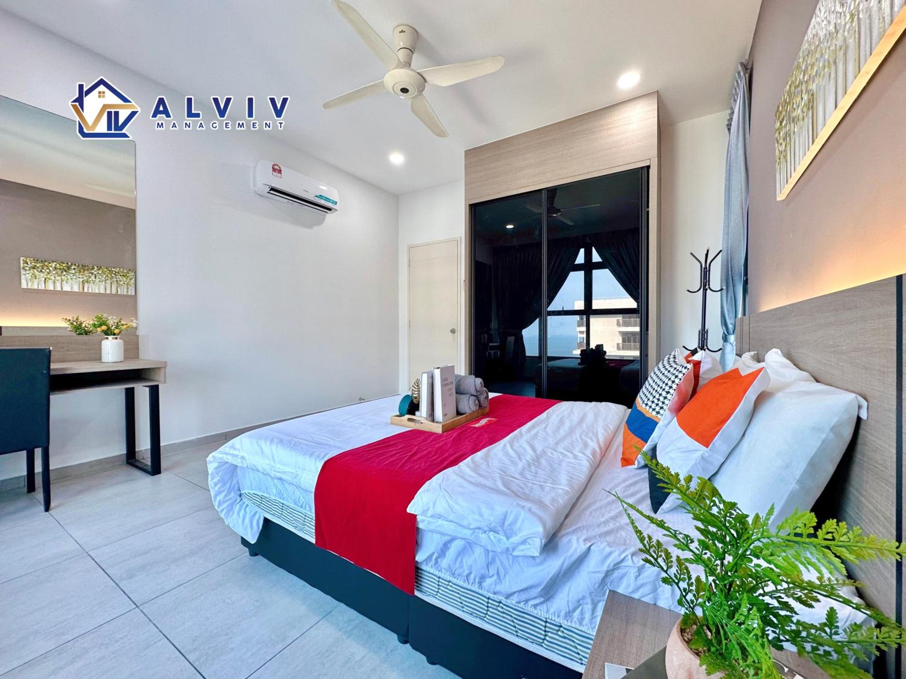 Three-Bedroom Apartment With Sea View - Photo 10