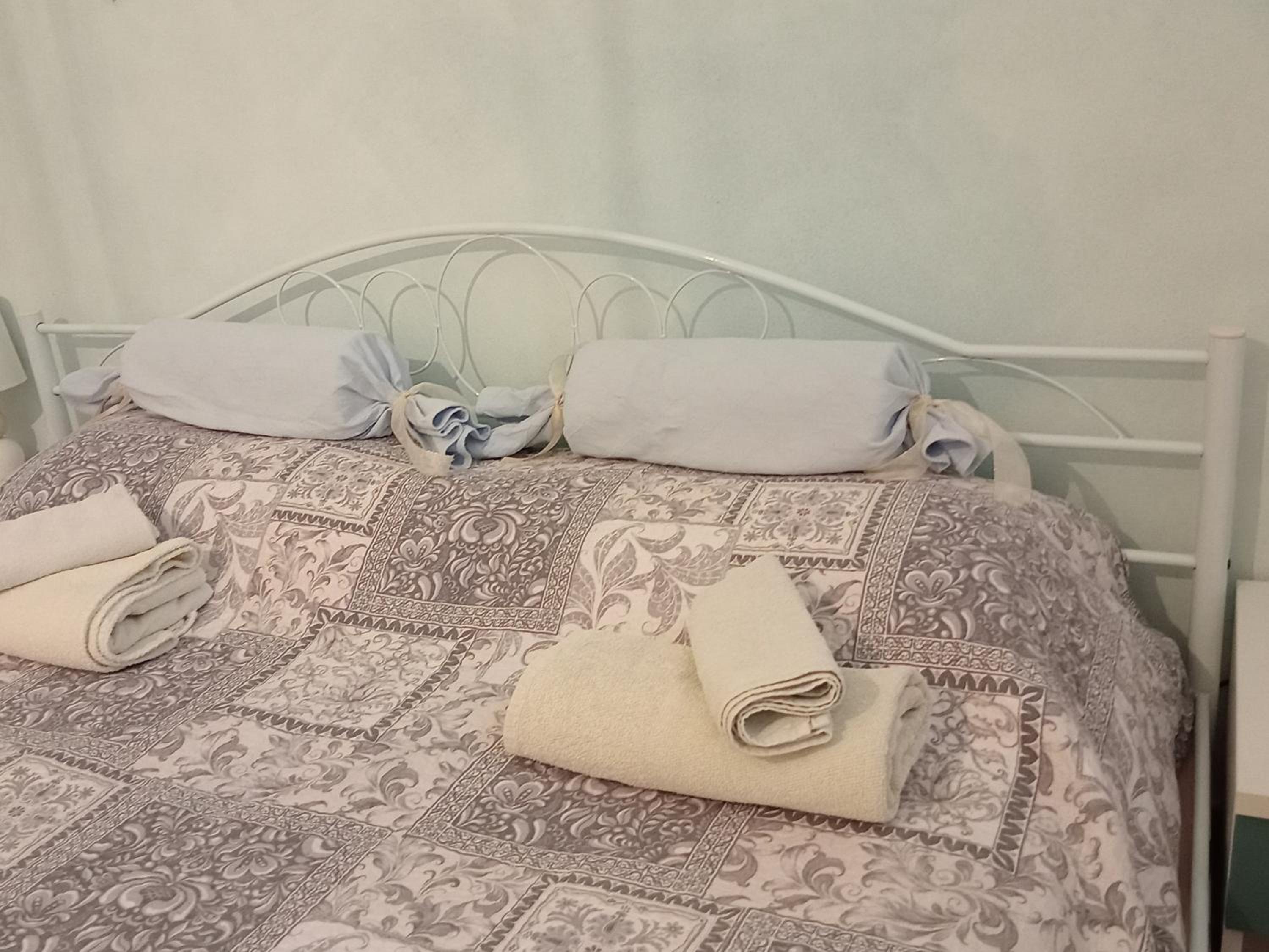 Studio Apartment photo 1