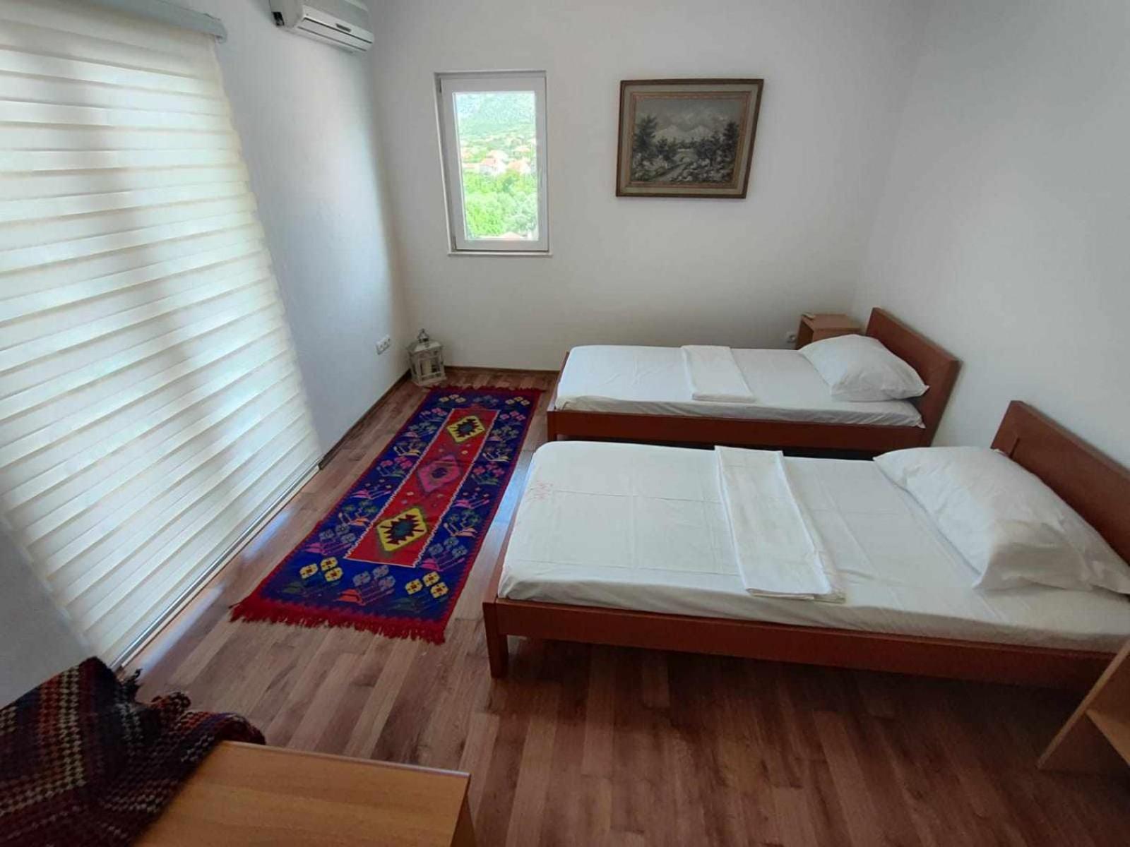 Three-Bedroom House photo 3