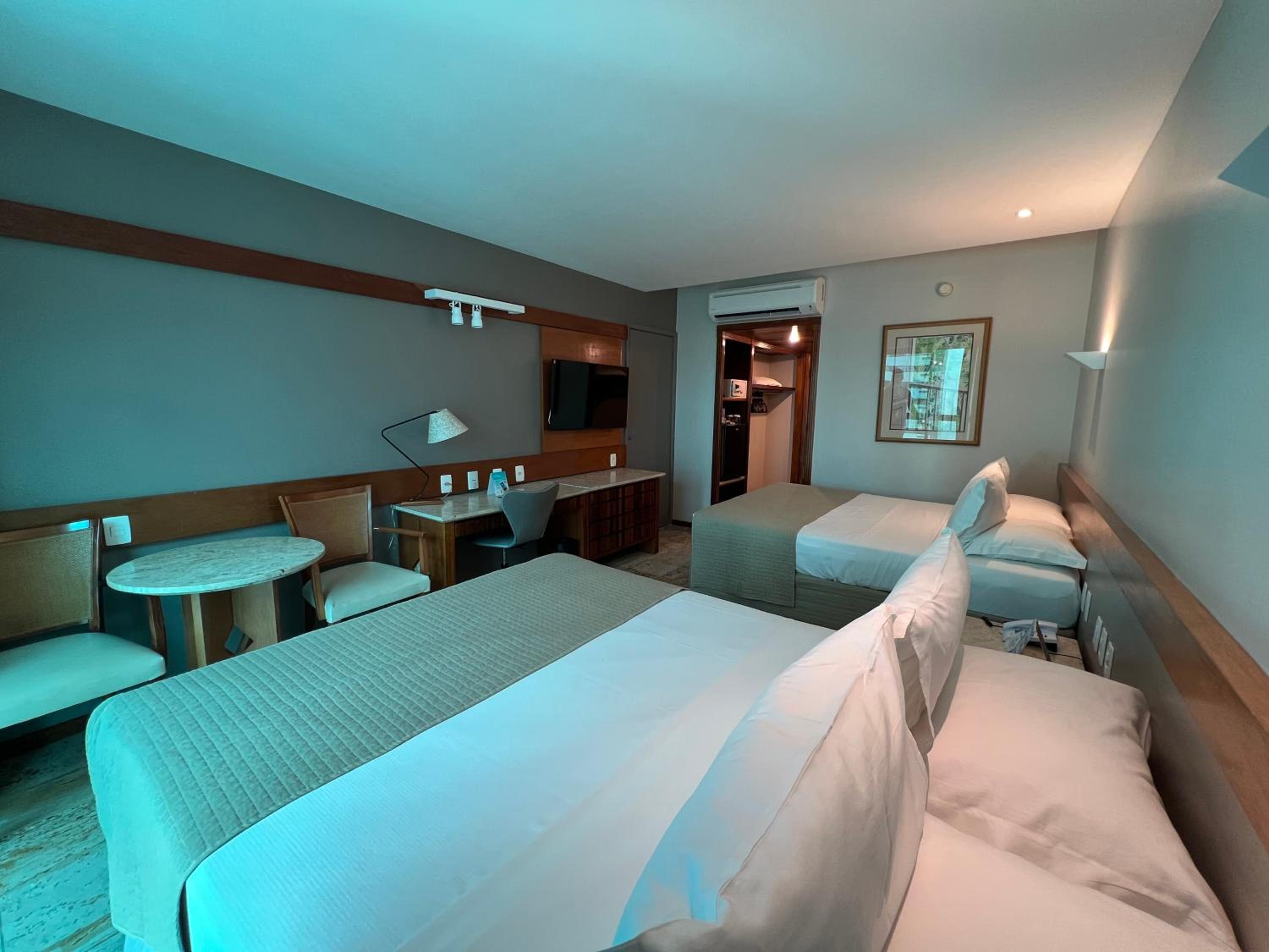 Classic Two Couple Beds - Photo 1