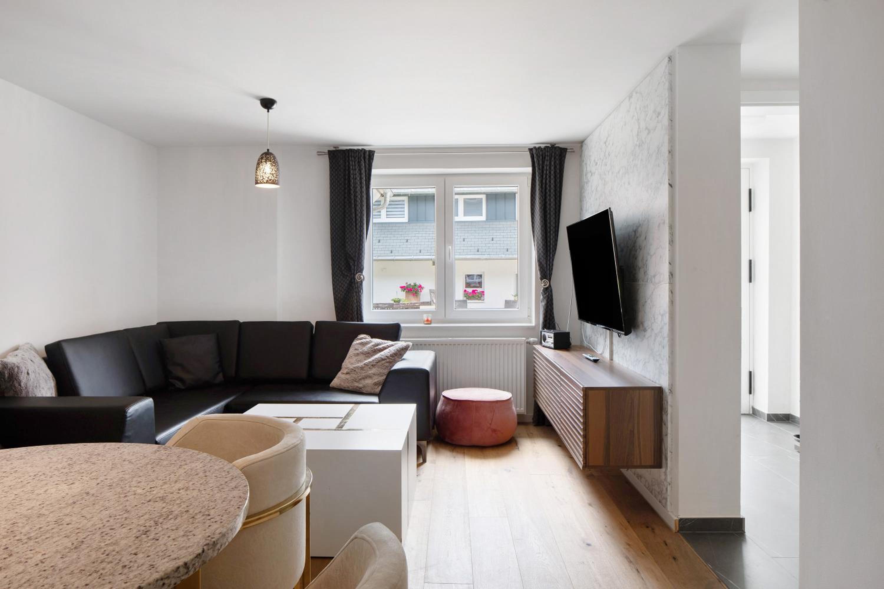 One-Bedroom Apartment with Garden View