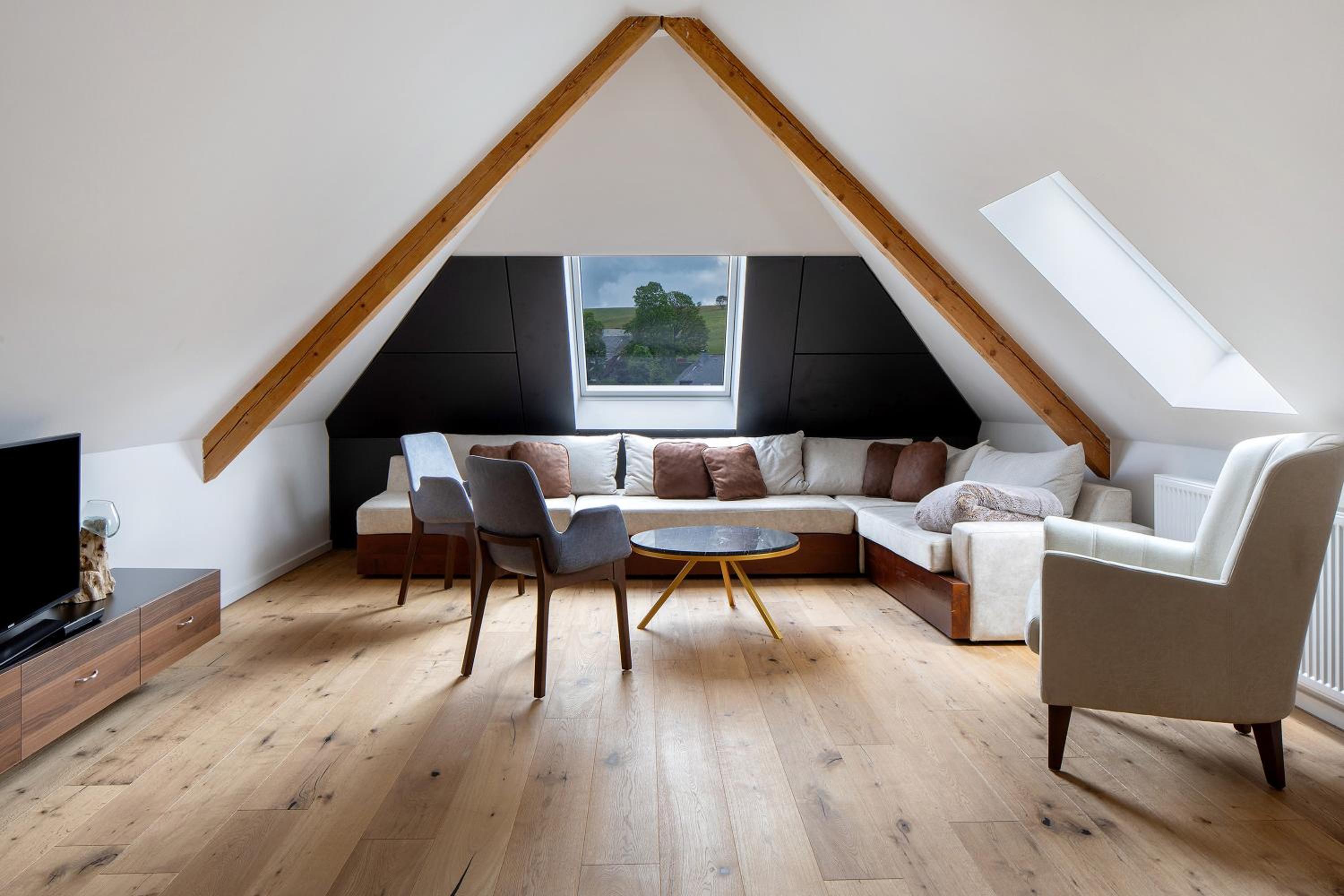 One-Bedroom Apartment with Garden View