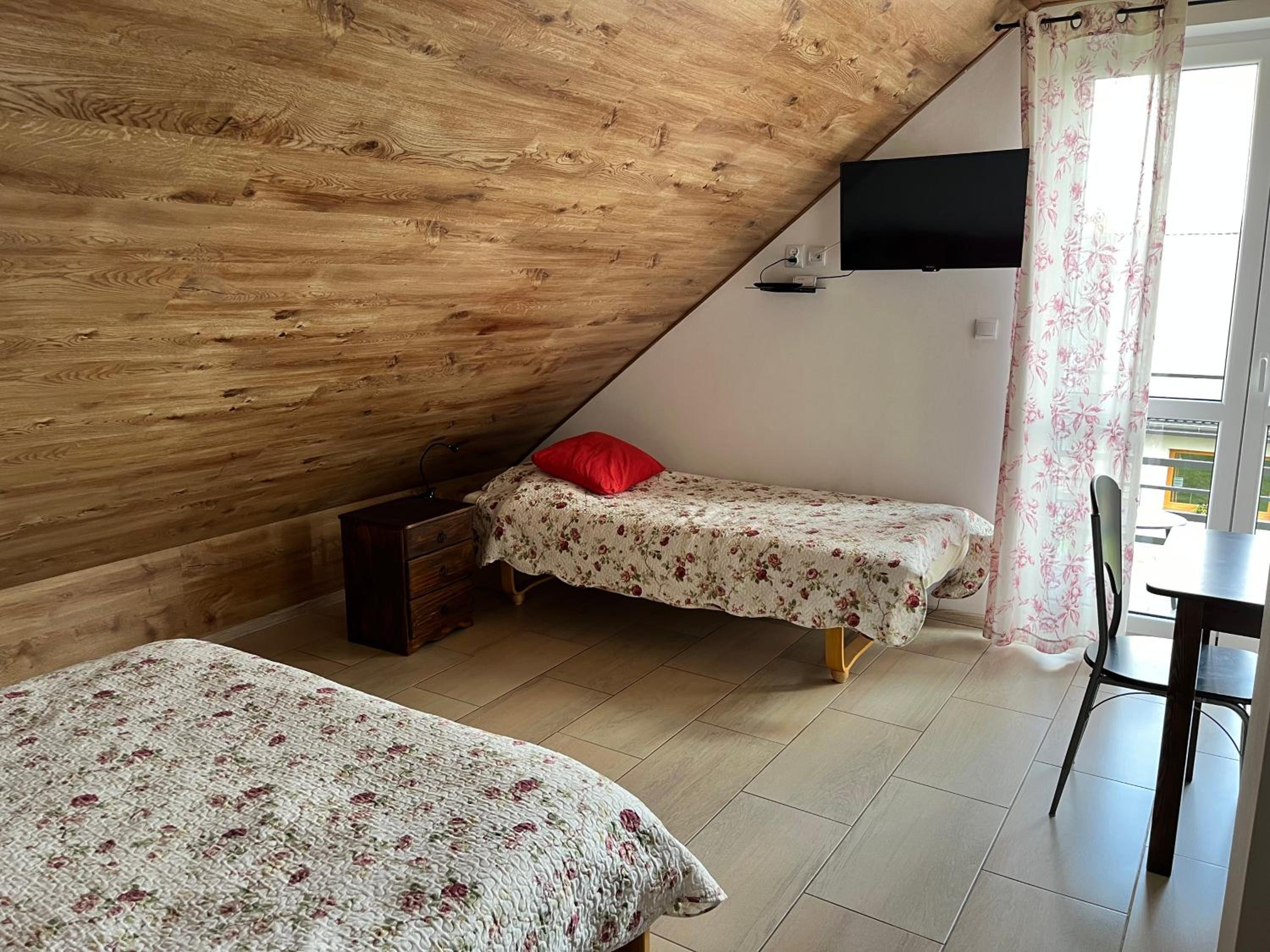 Triple Room with Private Bathroom photo 3