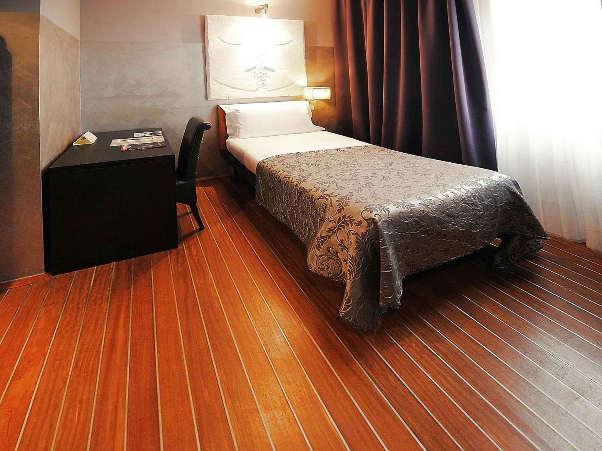 Single Room photo 1