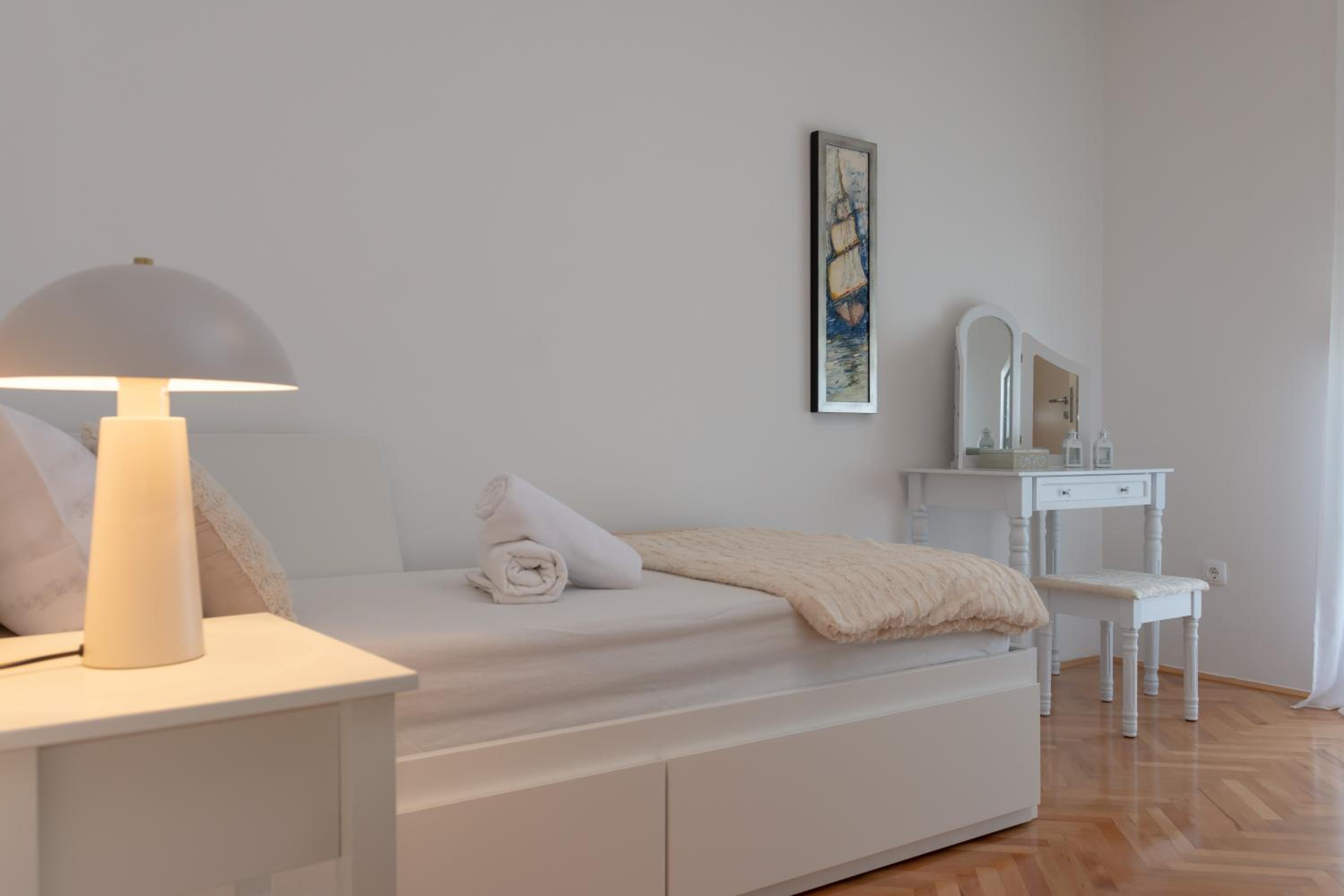 Three-Bedroom Apartment photo 3