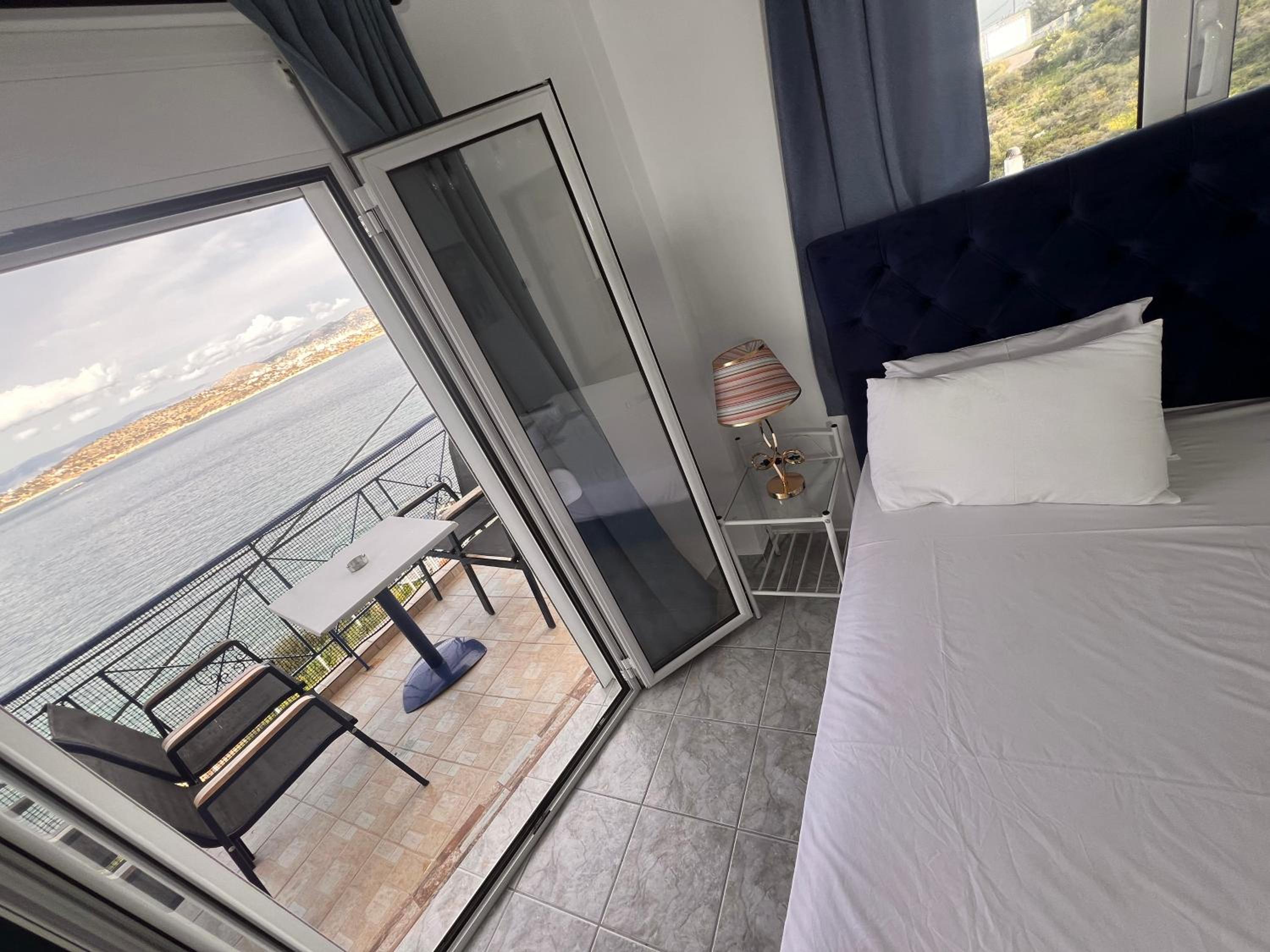 Superior Suite with Sea View photo 2