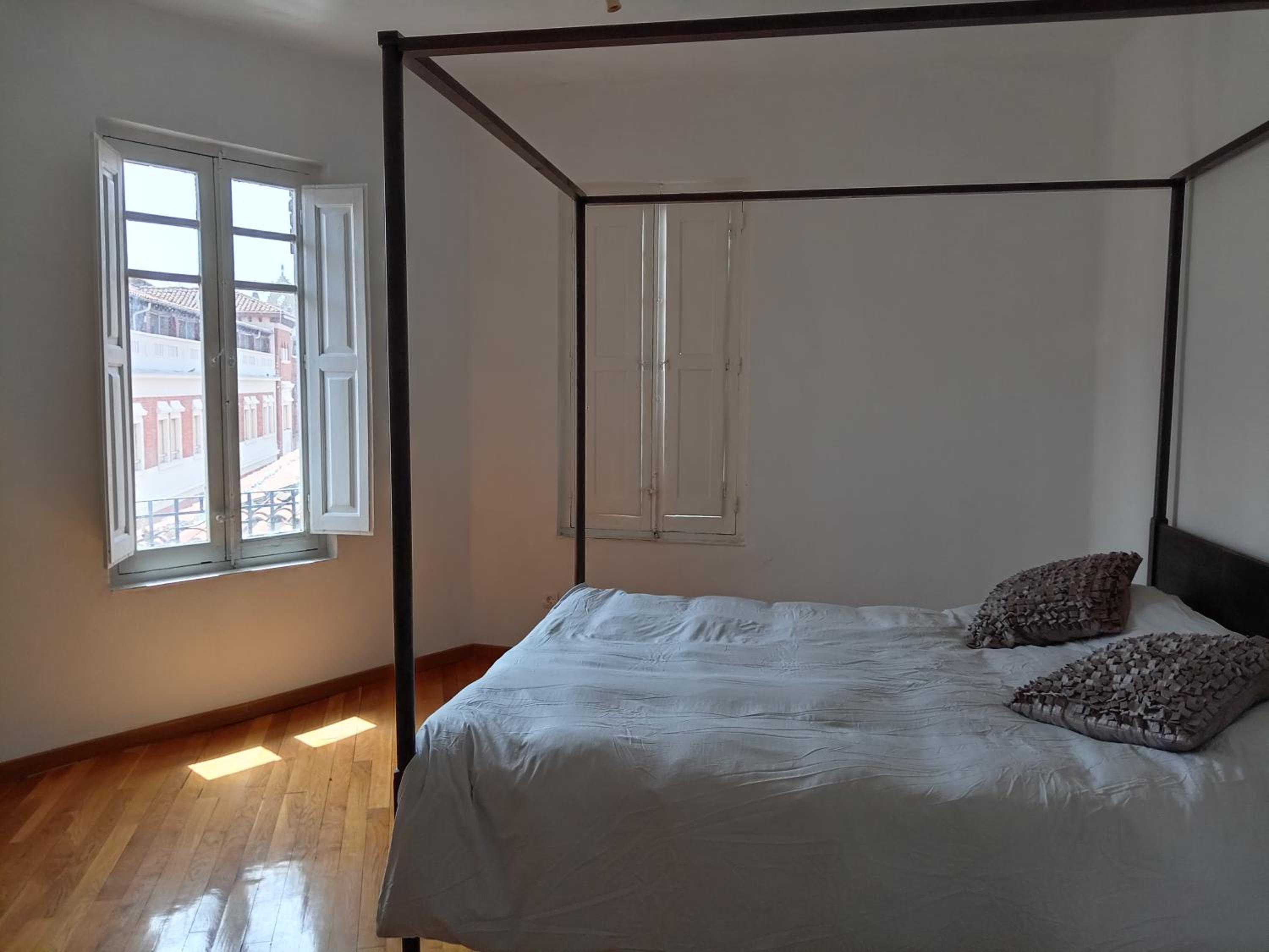 Apartamento de tres habitaciones con vista