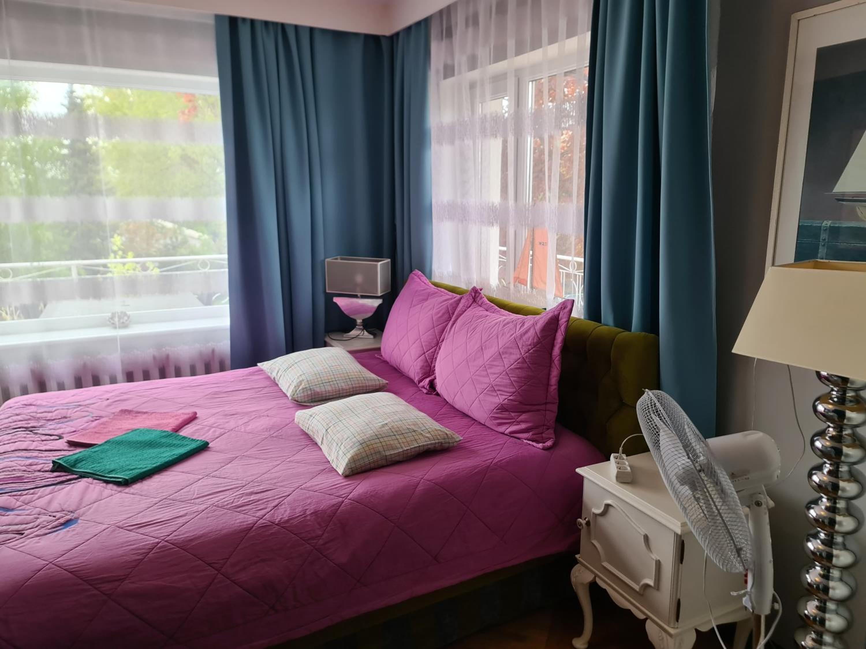 One-Bedroom Loft Apartment with Balcony photo 1