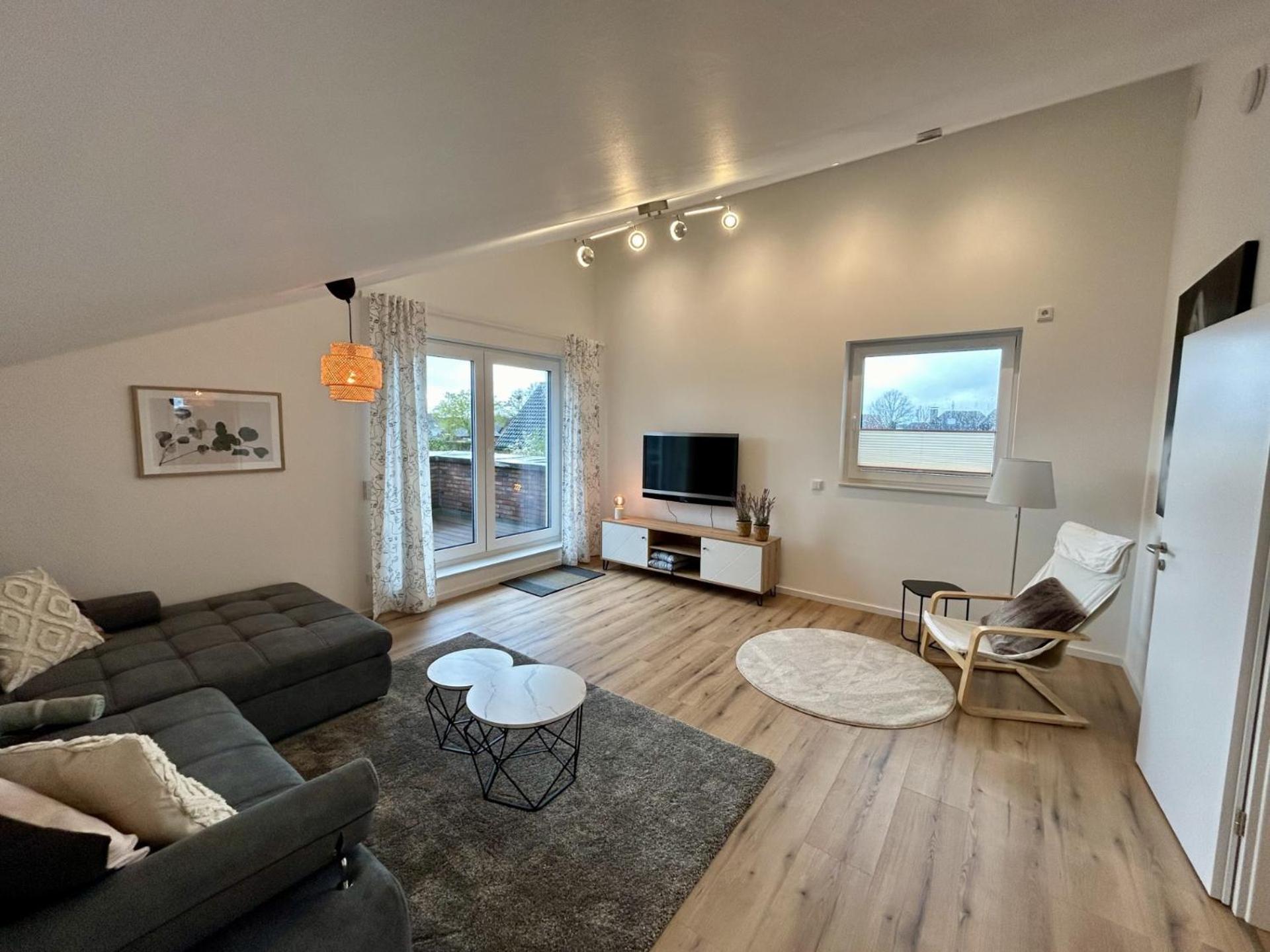 One-Bedroom Apartment photo 1