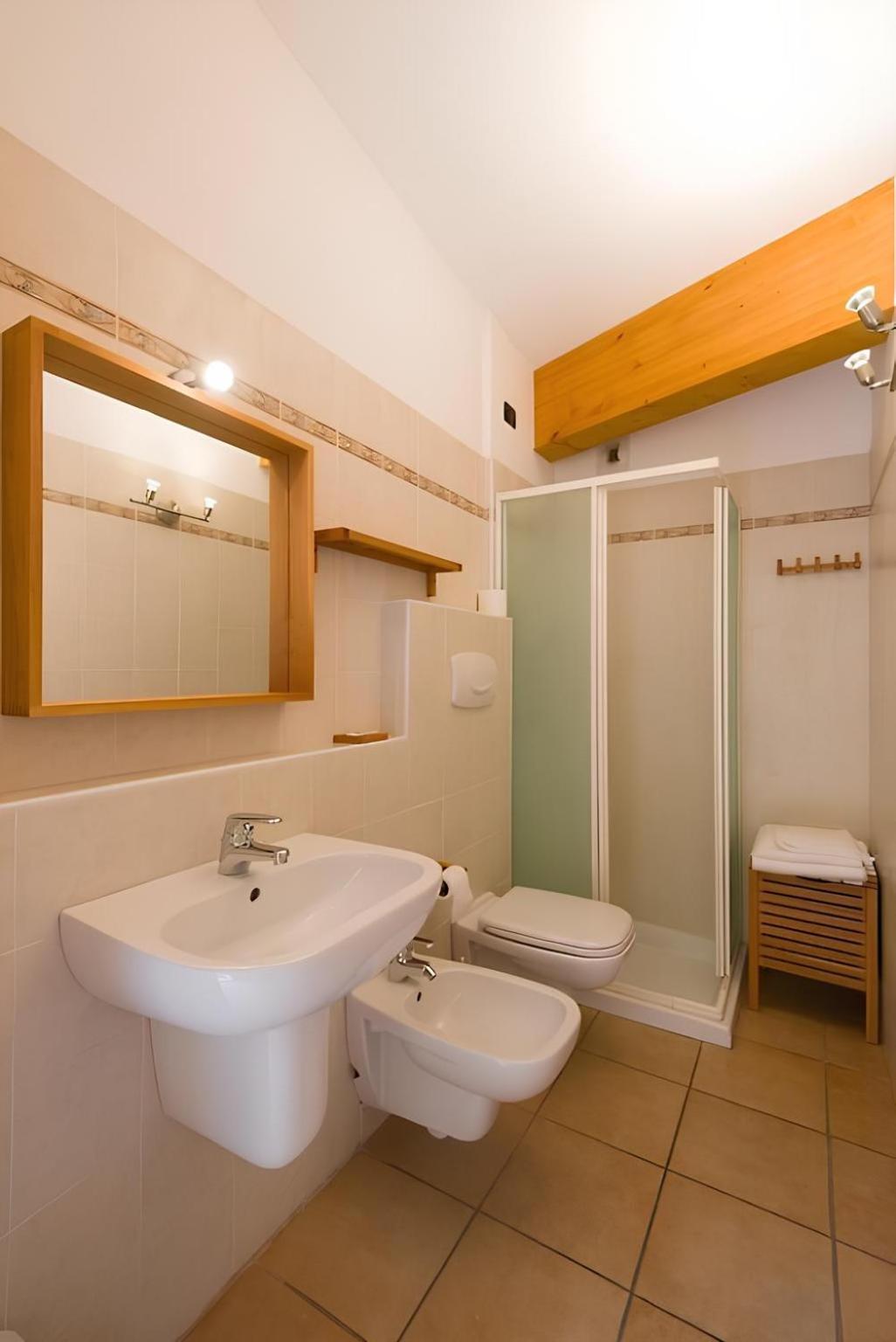 Double Room with Private Bathroom photo 2