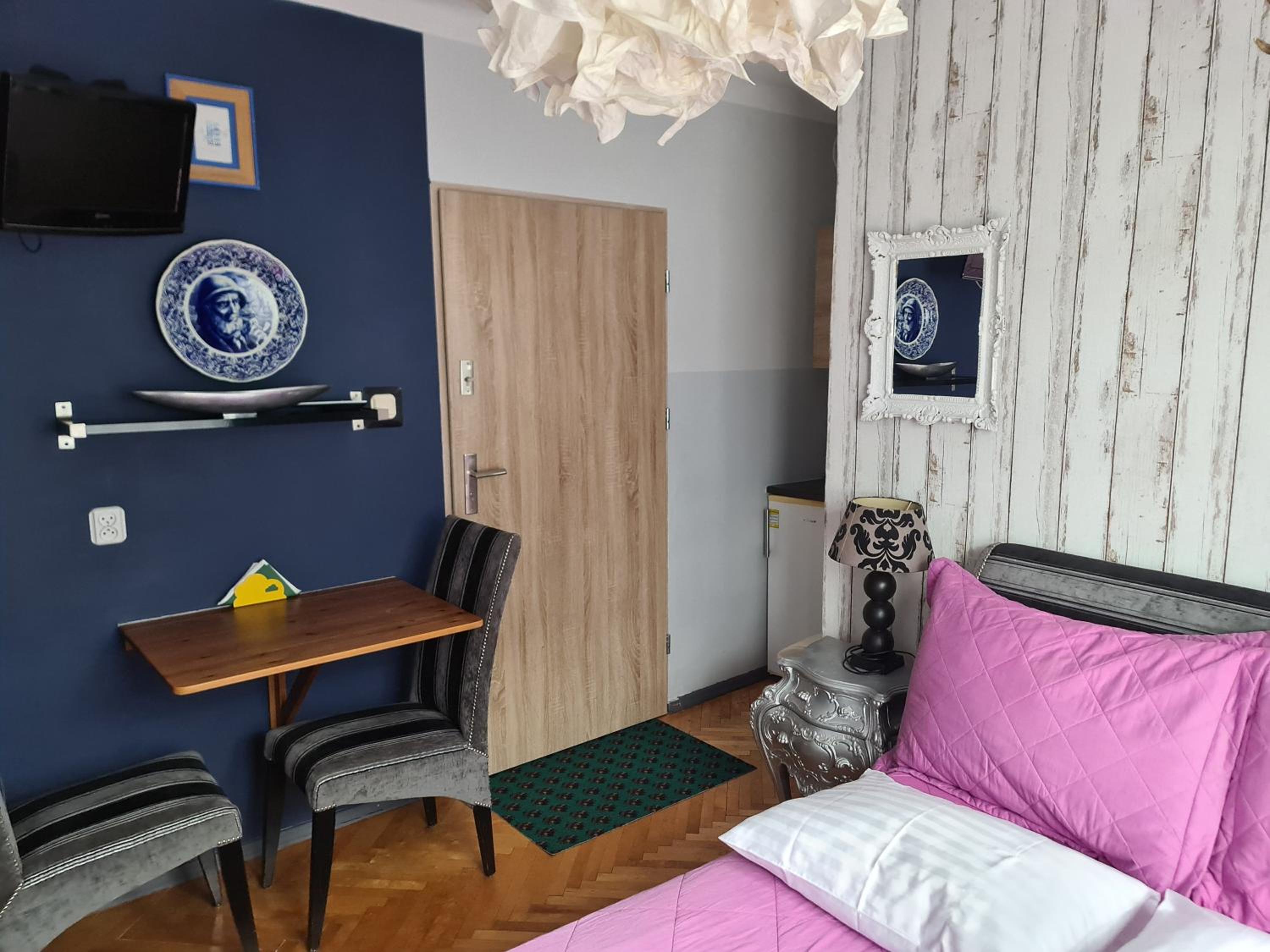 Economy Double Room photo 2