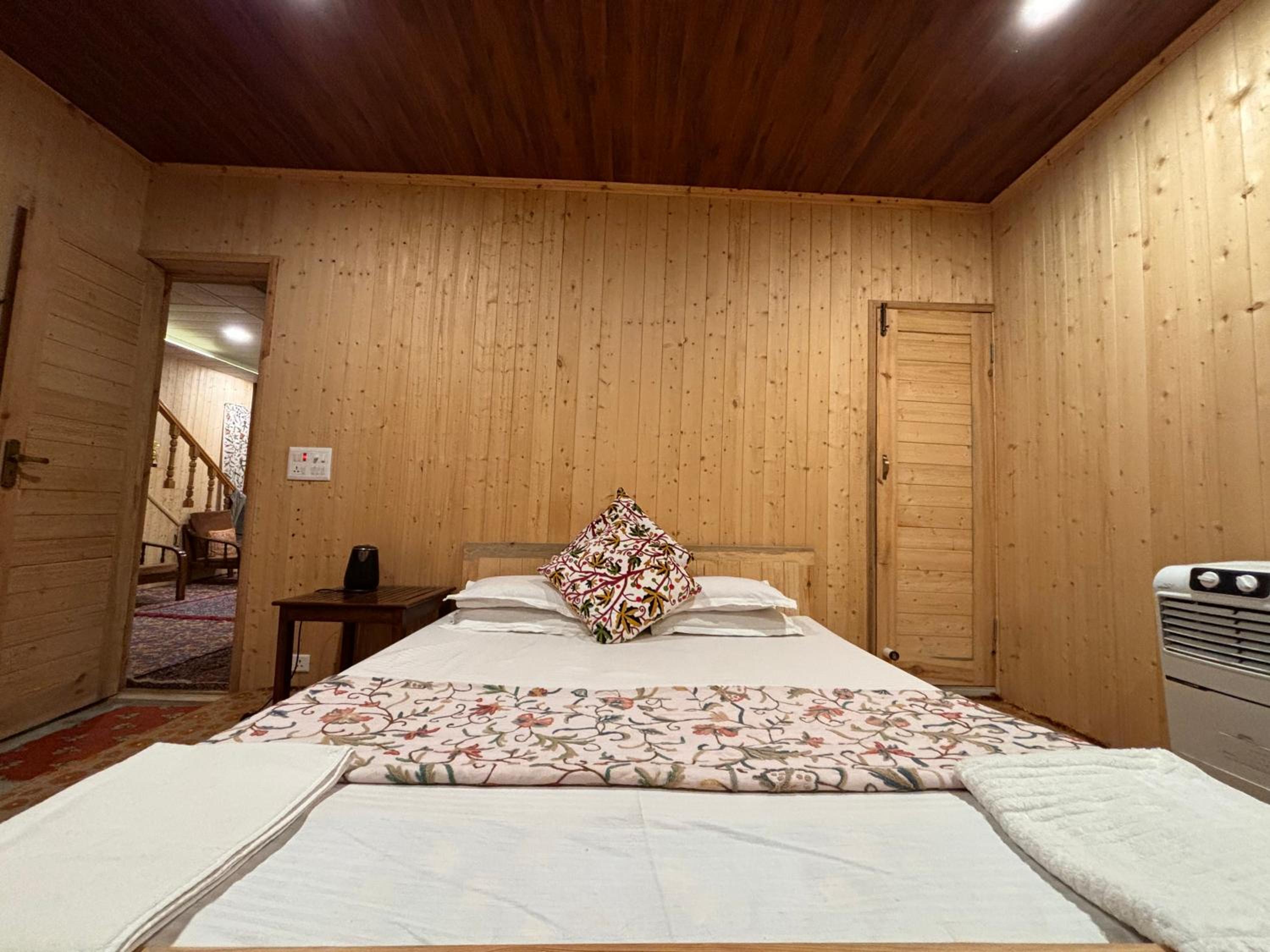 Double Room with Private Bathroom photo 2