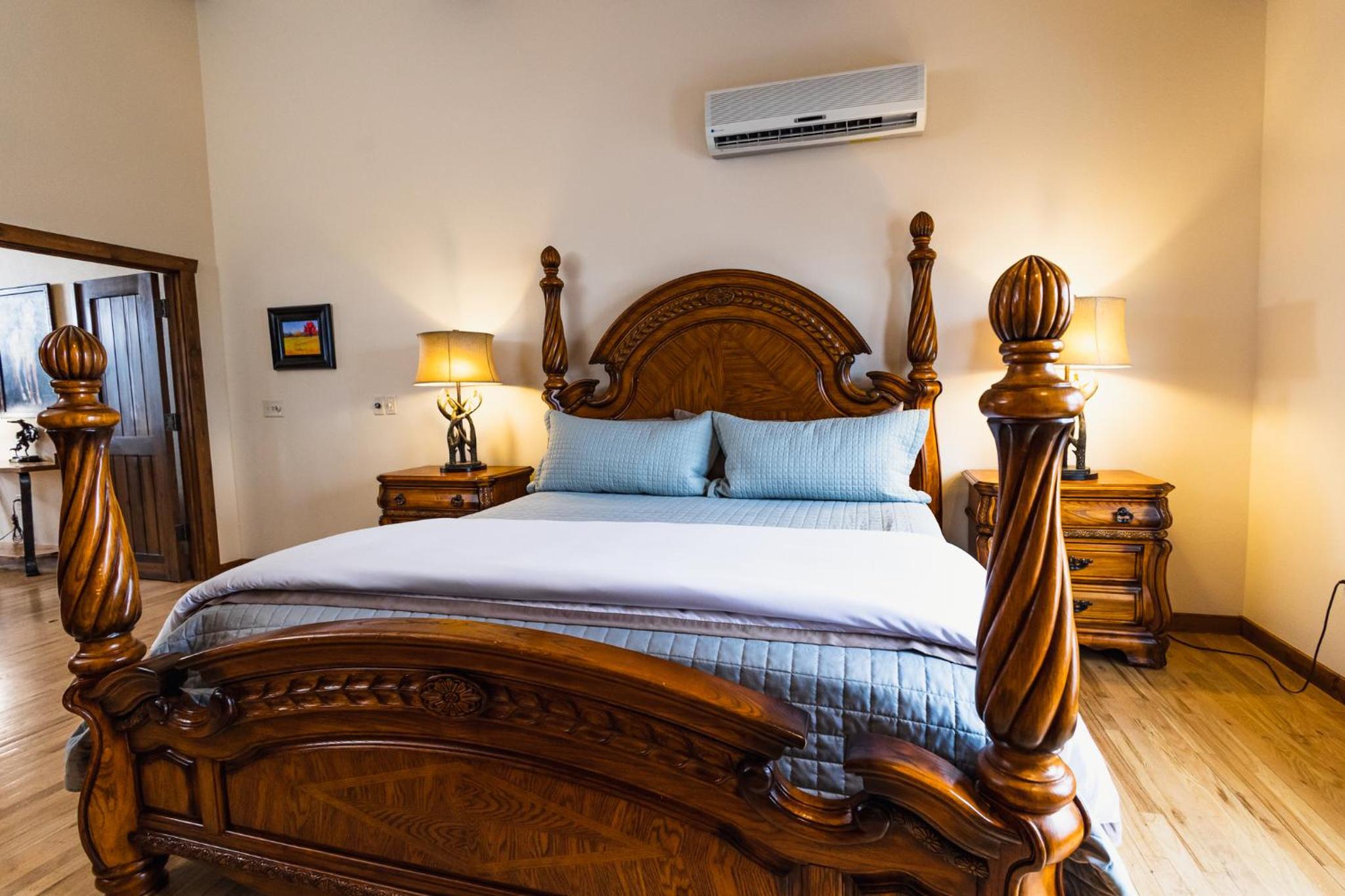 Superior King Suite - Photo 4