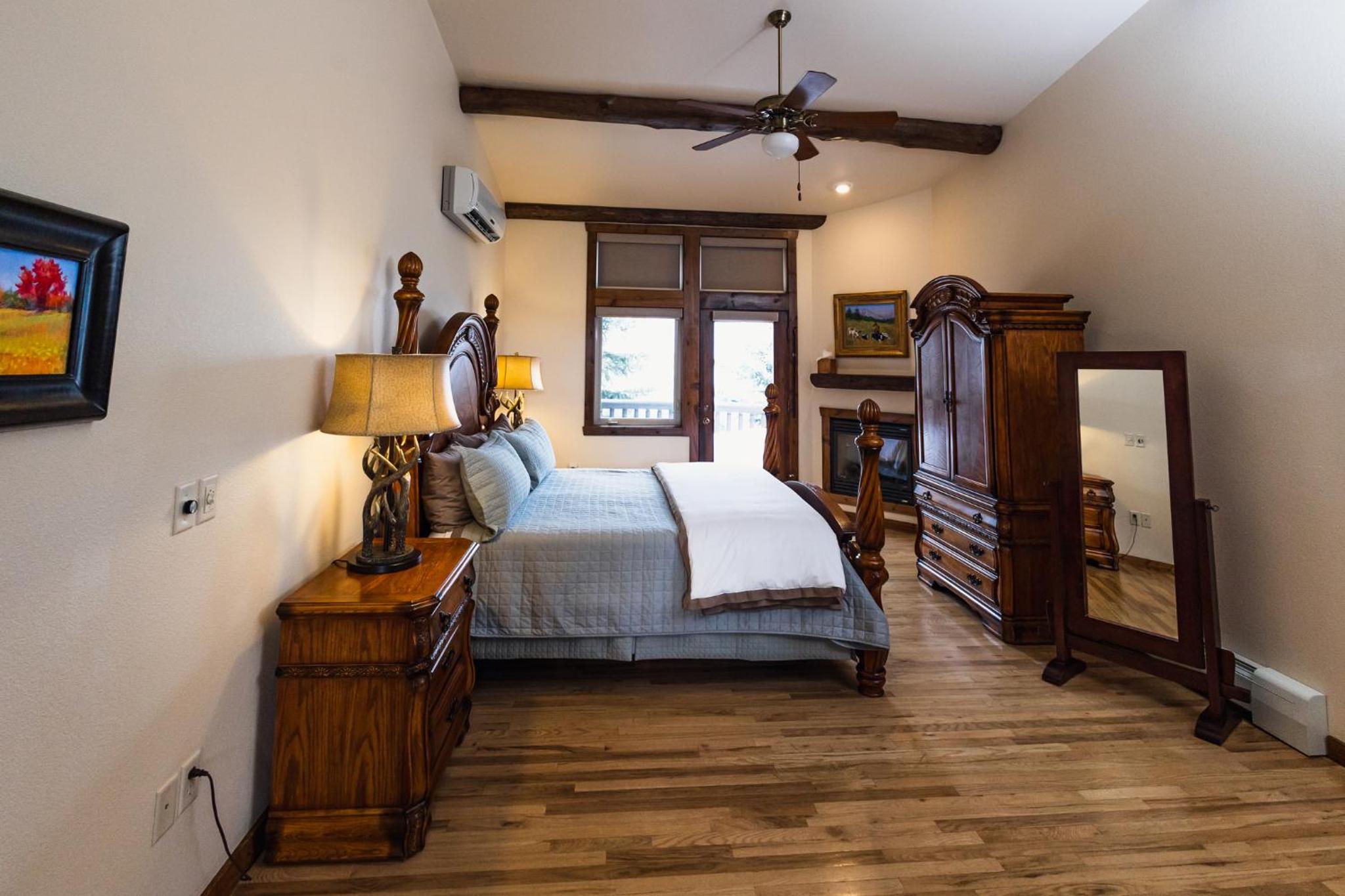 Superior King Suite - Photo 2