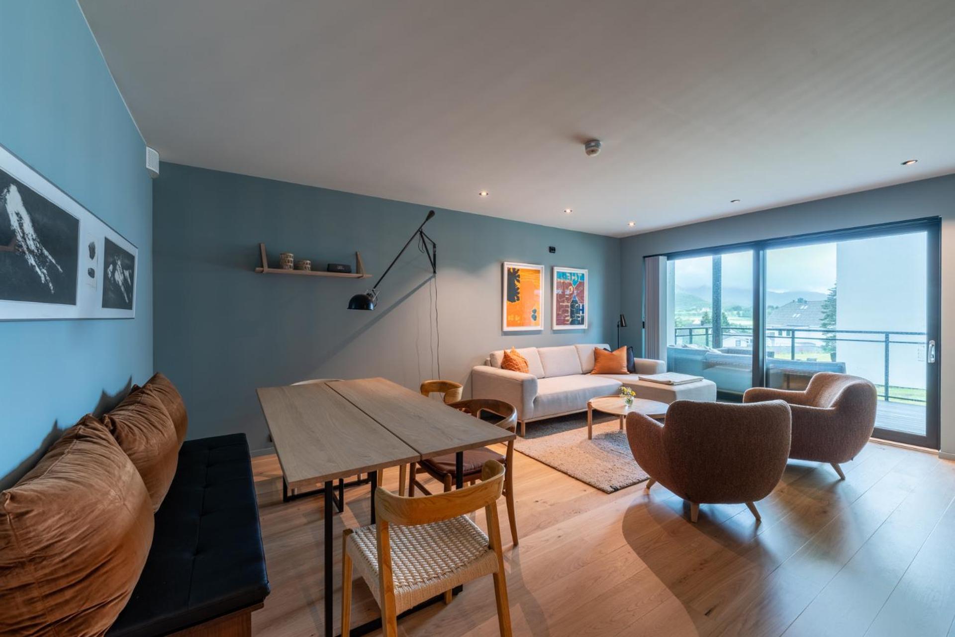Three-Bedroom Apartment photo 1