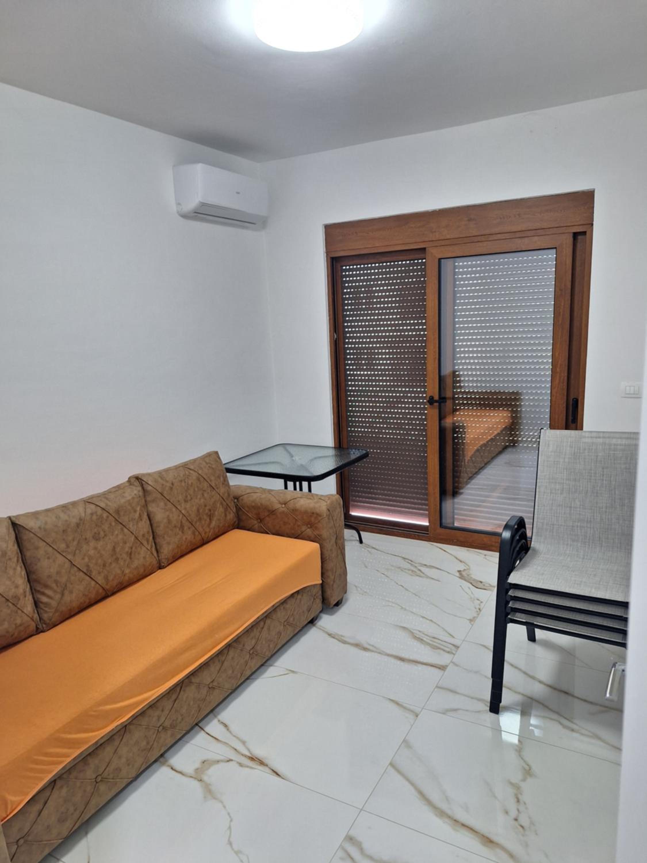 One-Bedroom Apartment With Balcony And Mountain View