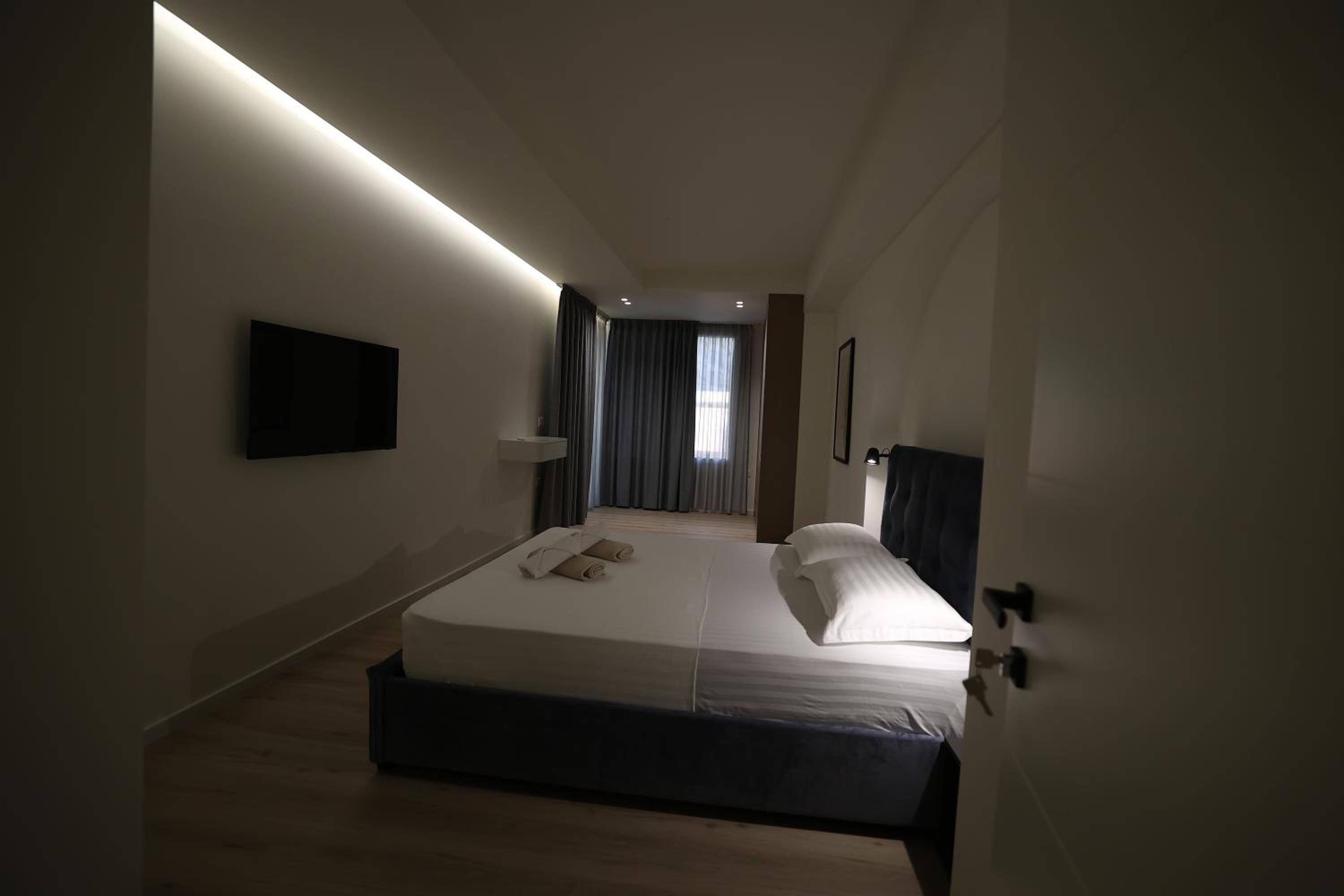 One-Bedroom Apartment With Balcony