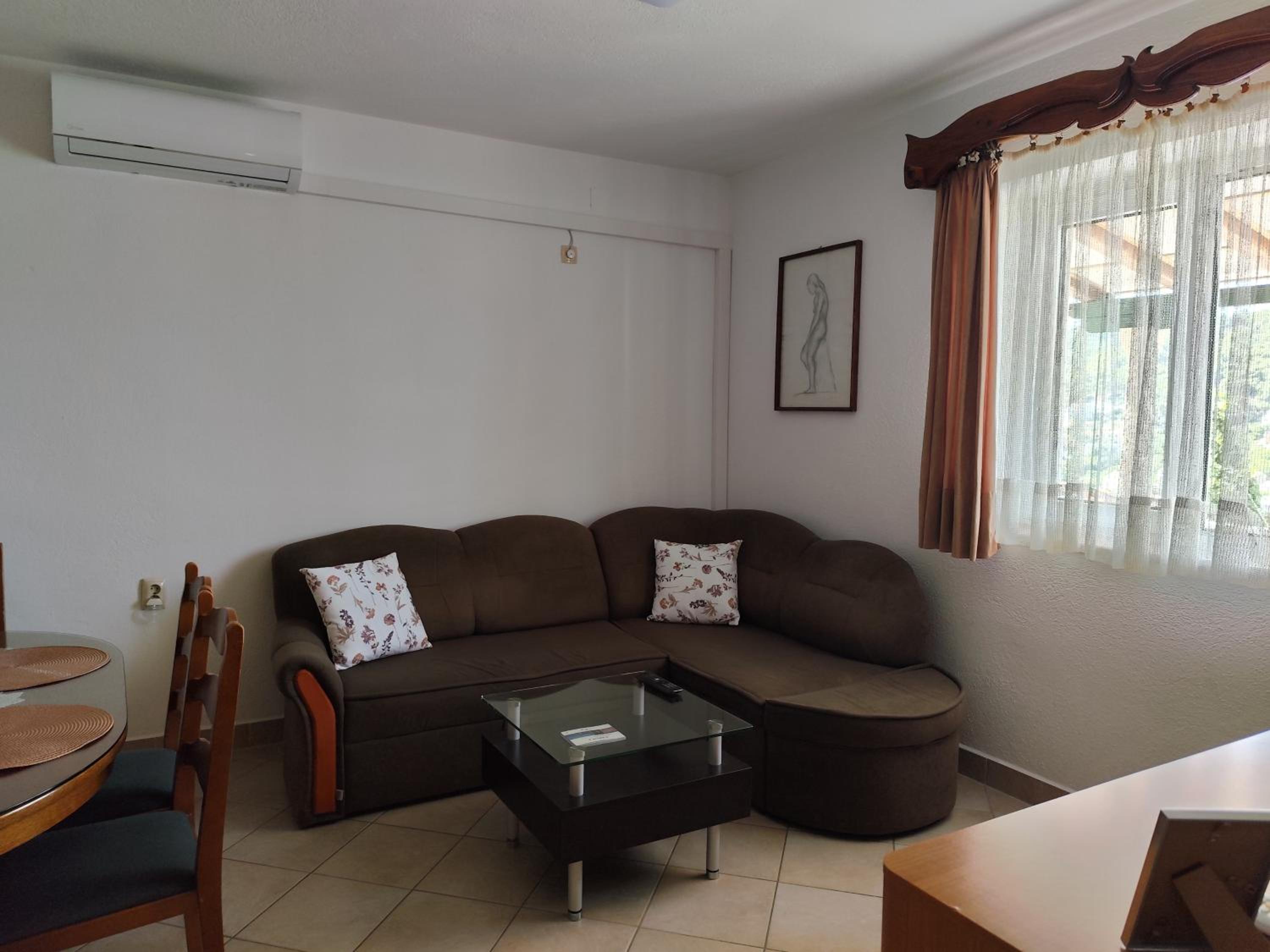 One-Bedroom Apartment with Sea View and Terrace photo 1