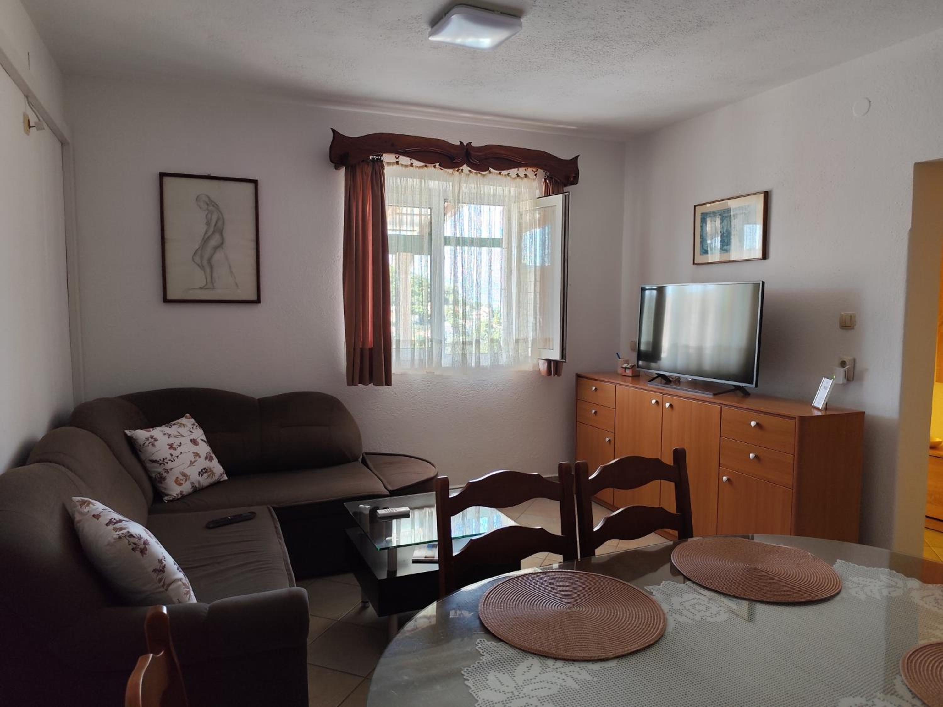One-Bedroom Apartment with Sea View and Terrace photo 3