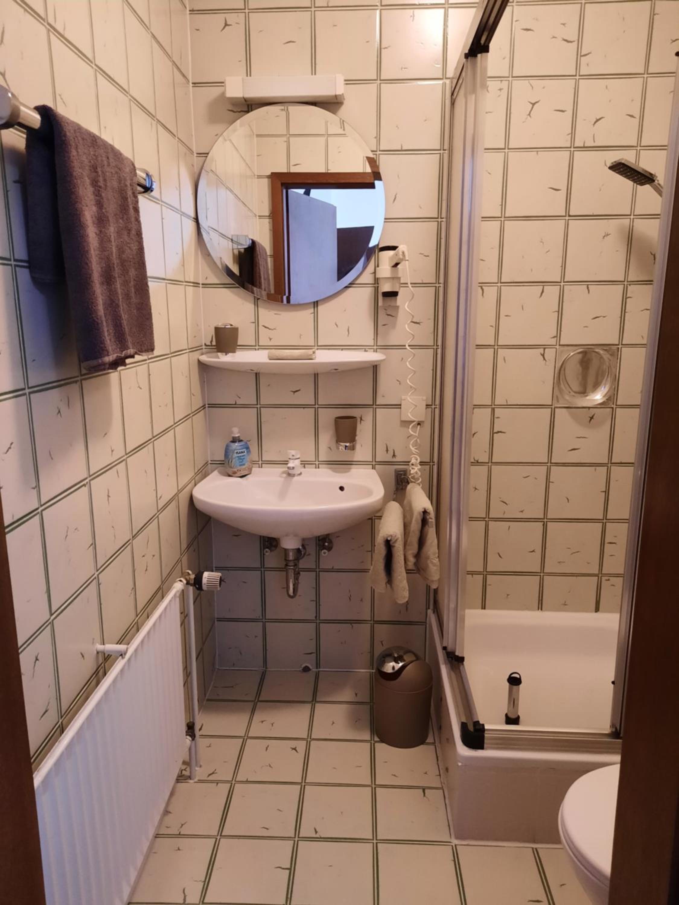 Single Room with Private Bathroom photo 2
