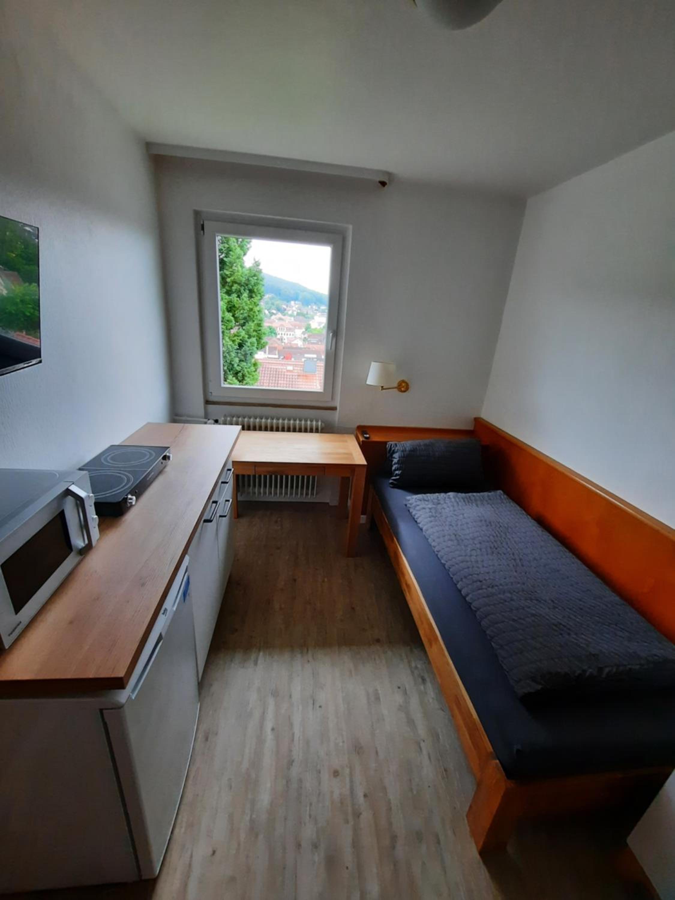 Single Room with Private Bathroom photo 3