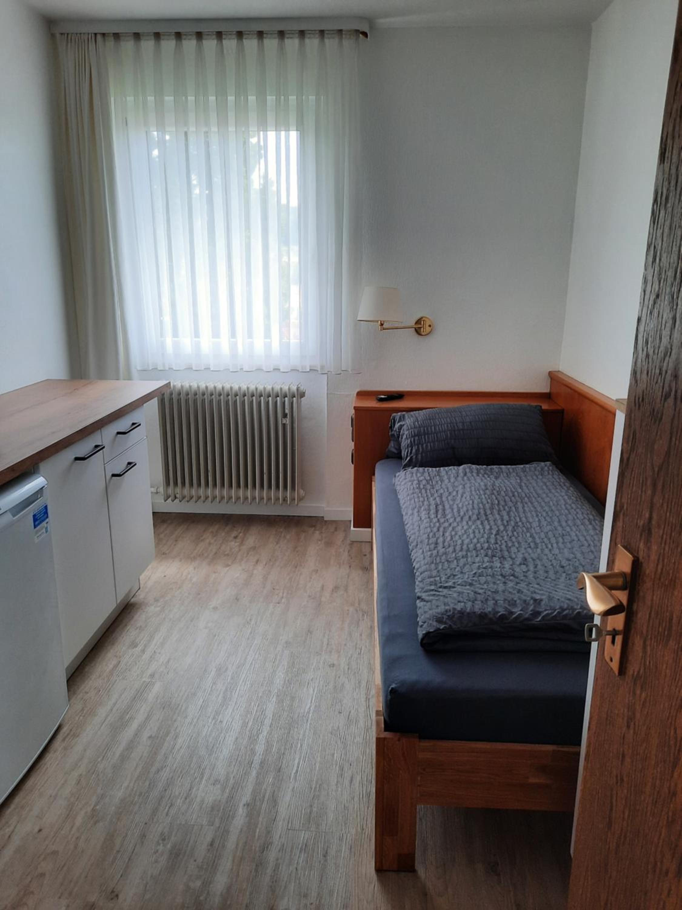 Single Room with Private Bathroom photo 3