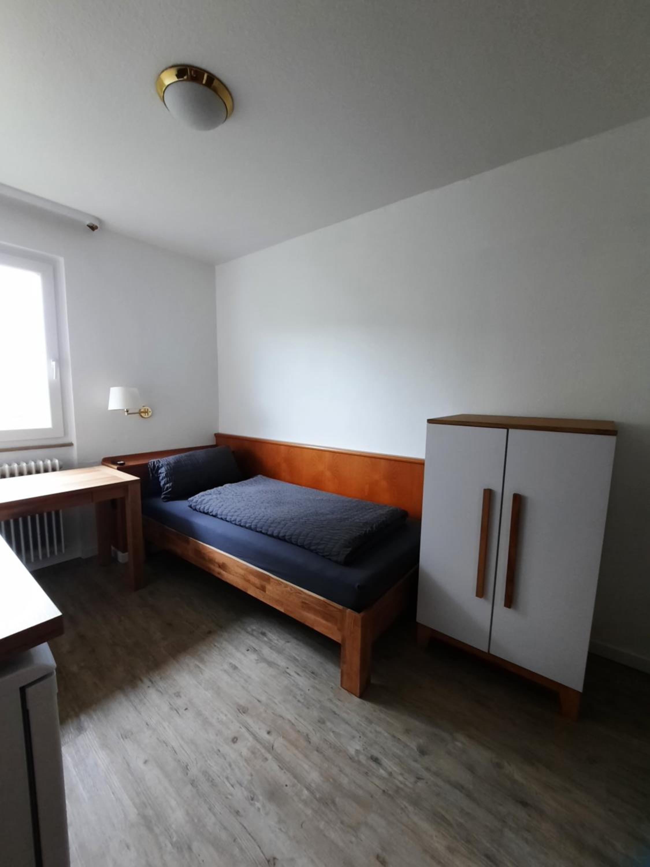 Single Room with Private Bathroom photo 1
