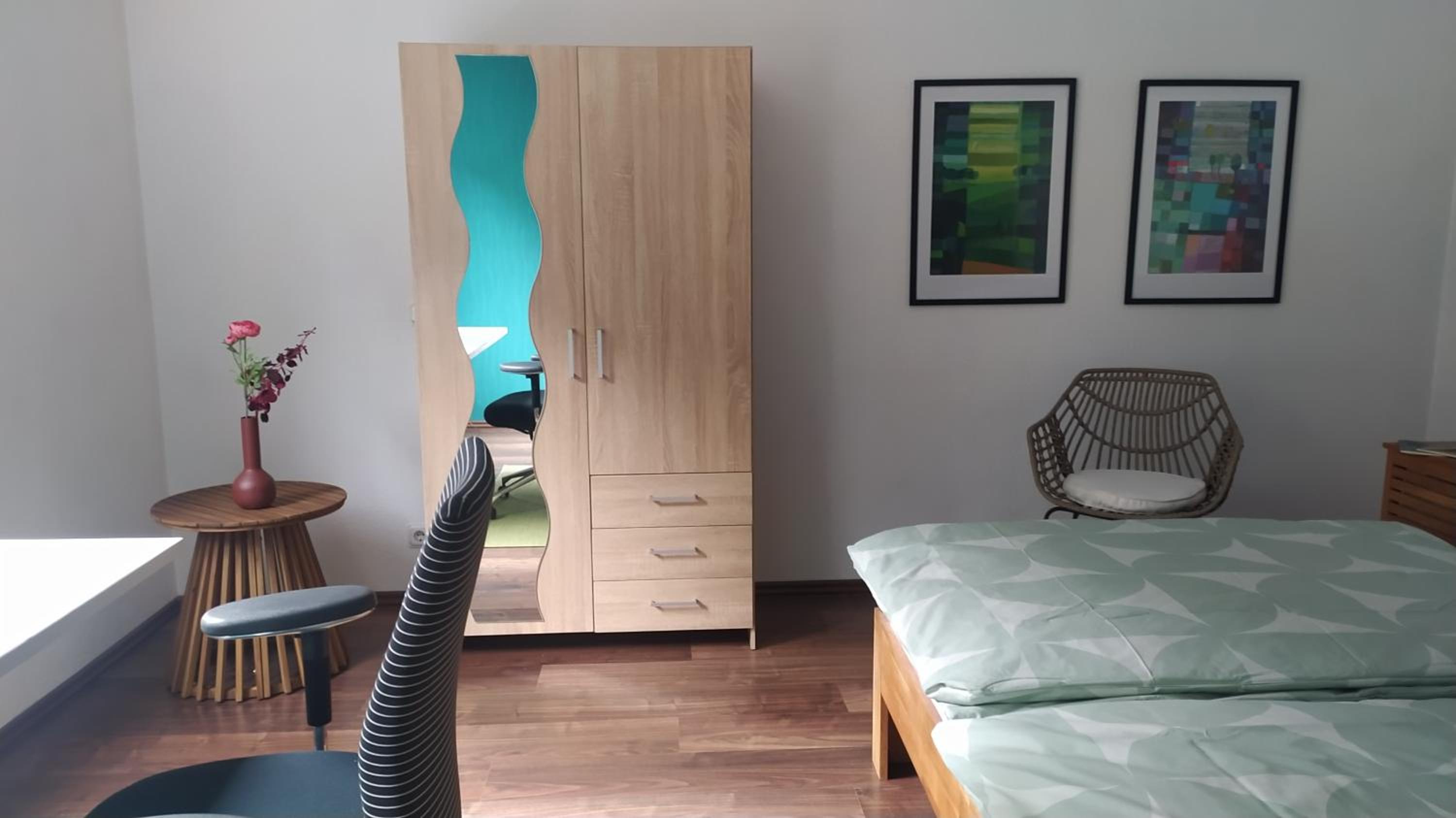 One-Bedroom Apartment photo 1