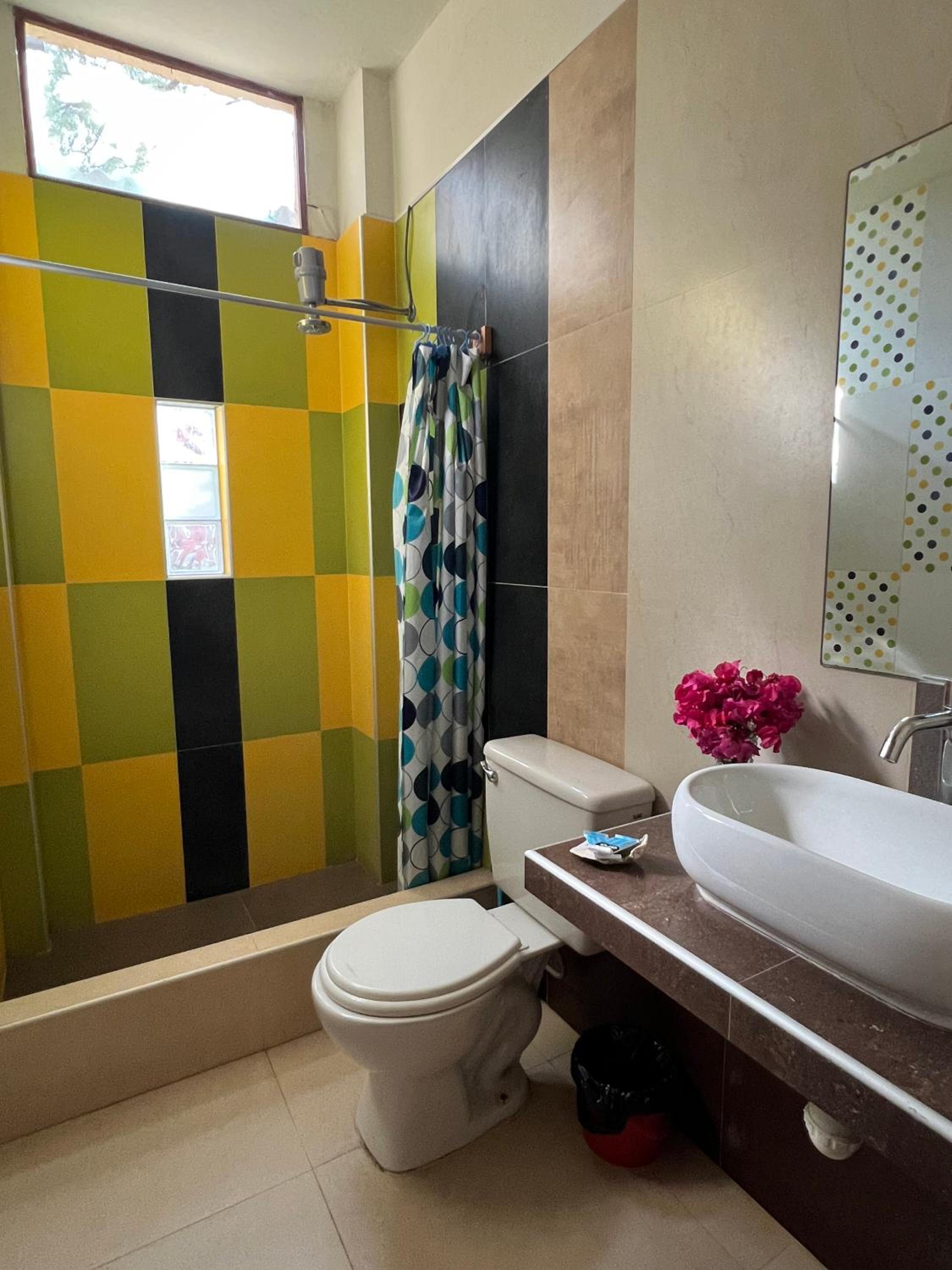 Family Room with Private Bathroom photo 2