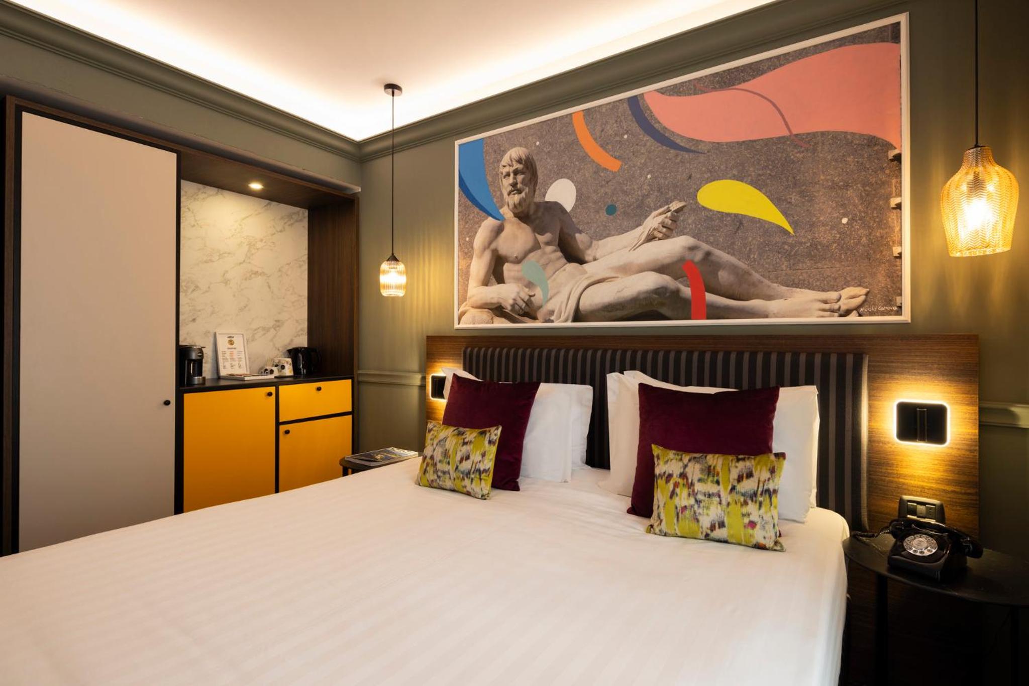 Premium Queen Room - Photo 3