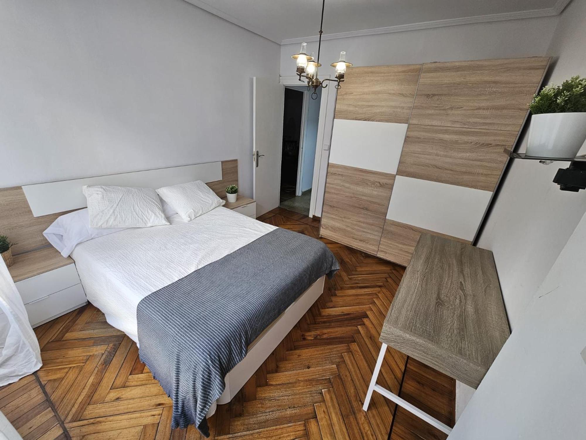 Apartamento de Cuatro Habitaciones