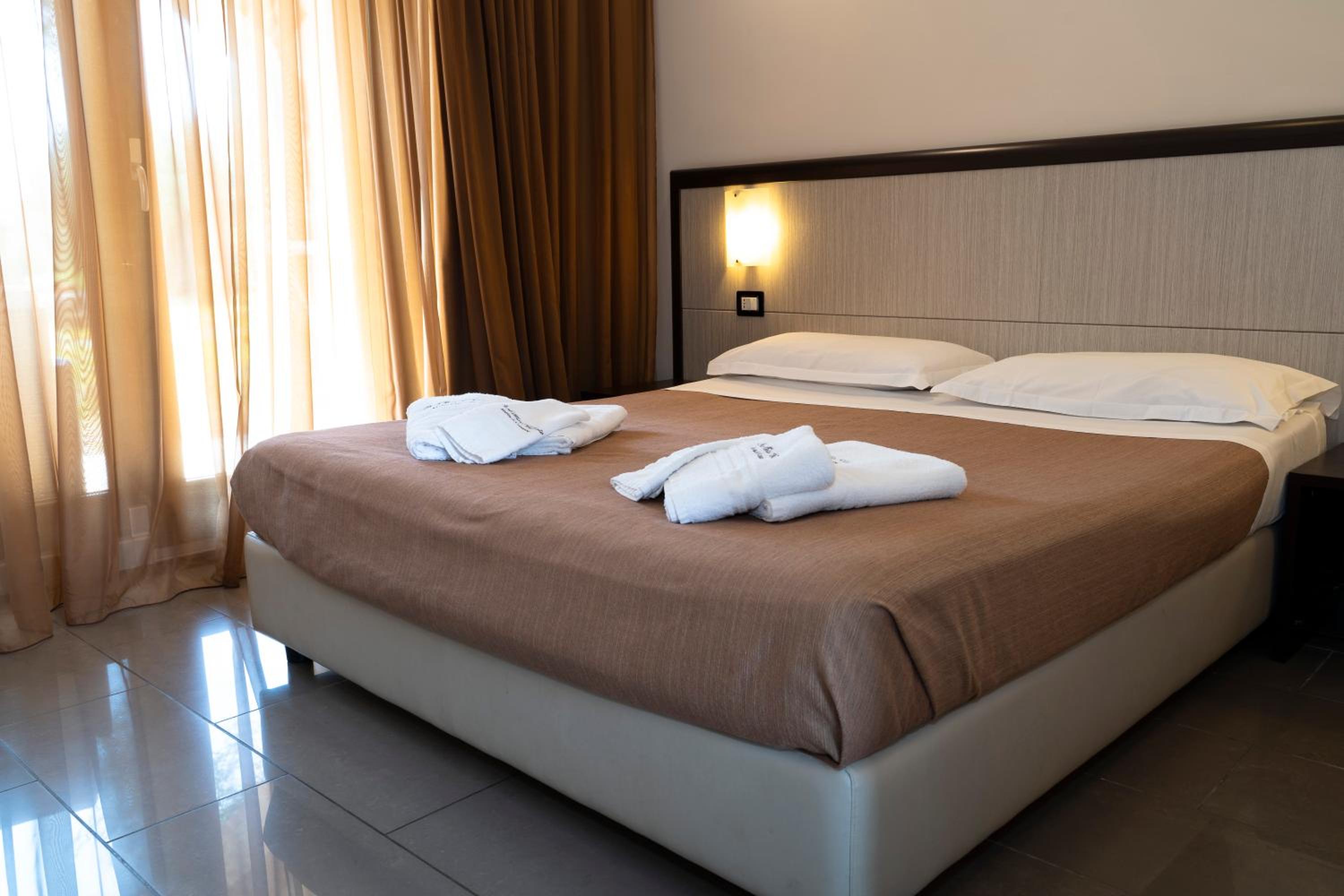 Double or Twin Room photo 1