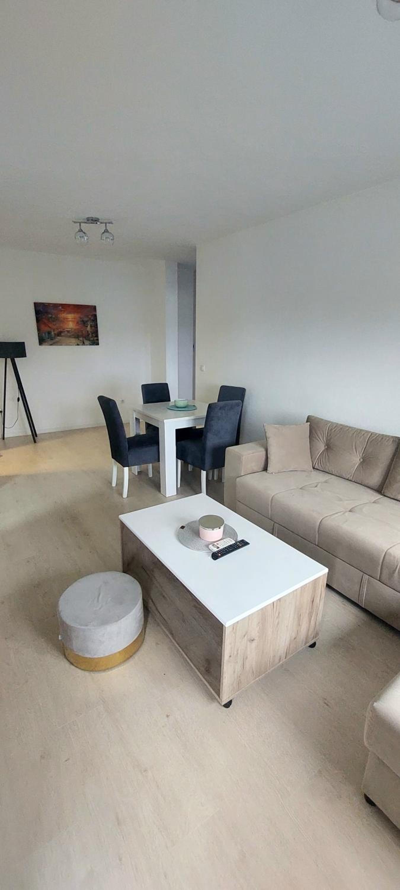 One-Bedroom Apartment photo 1