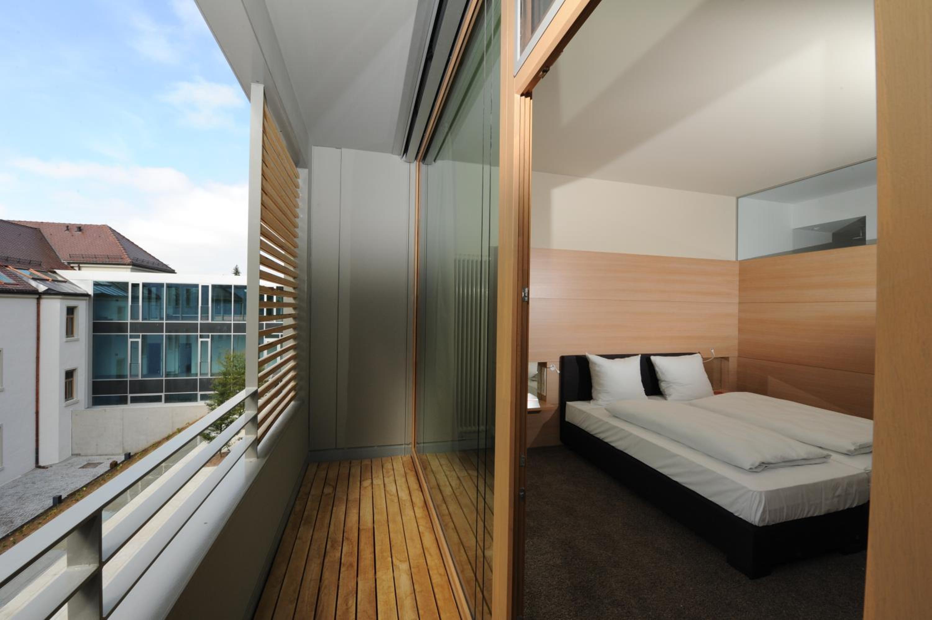 Deluxe Double Room with Balcony photo 2